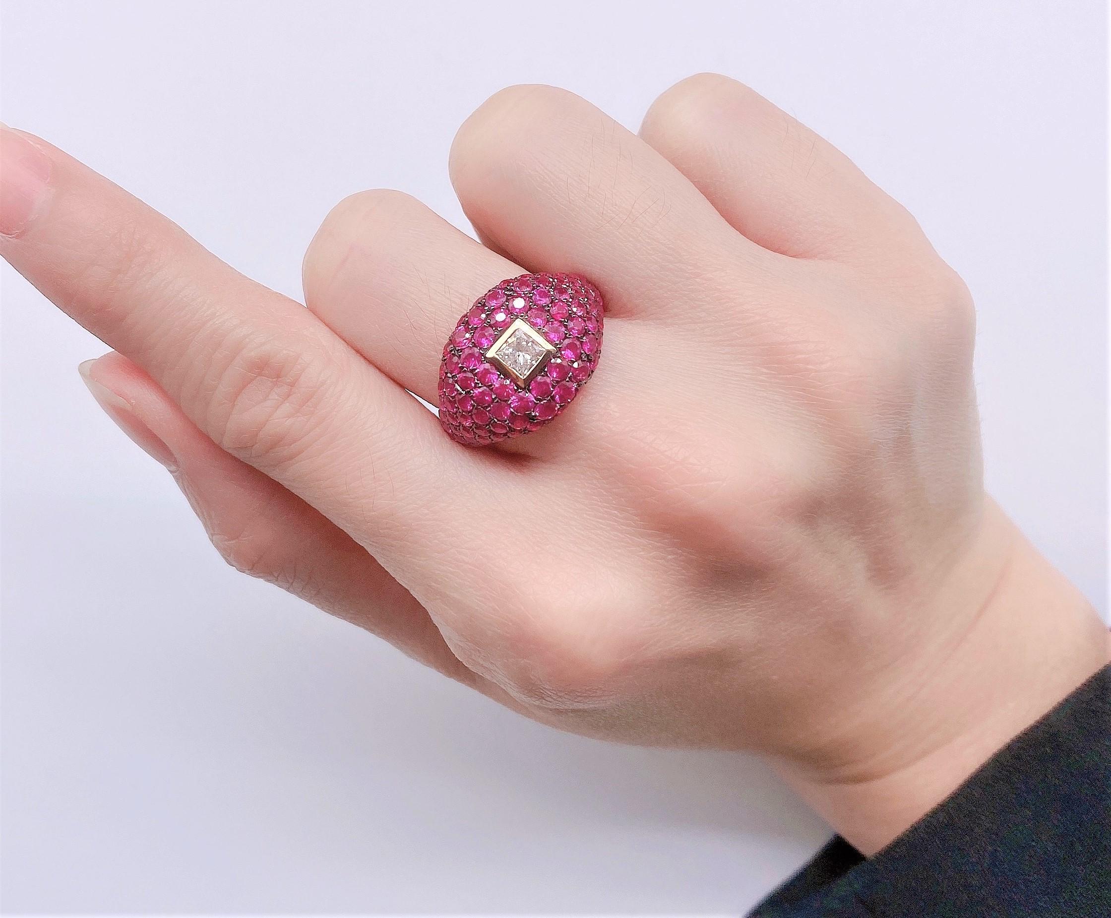 Mixed Cut NWT $6, 689 Rare 18KT Fancy Glittering Ruby Princess Cut Diamond Ring For Sale
