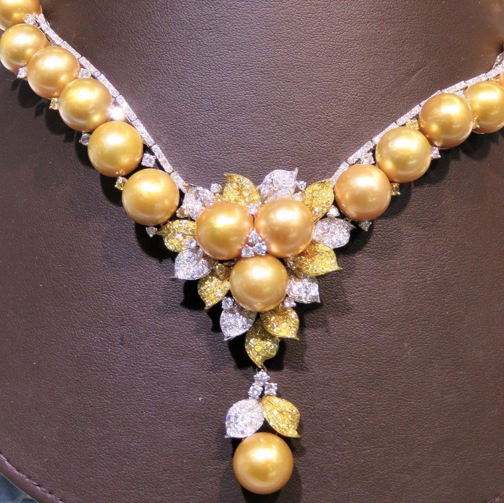 NEU 67, 300 Wunderschöne 18KT Gold Südseeperlen-Halskette mit gelben Fancy-Diamanten (Gemischter Schliff) im Angebot
