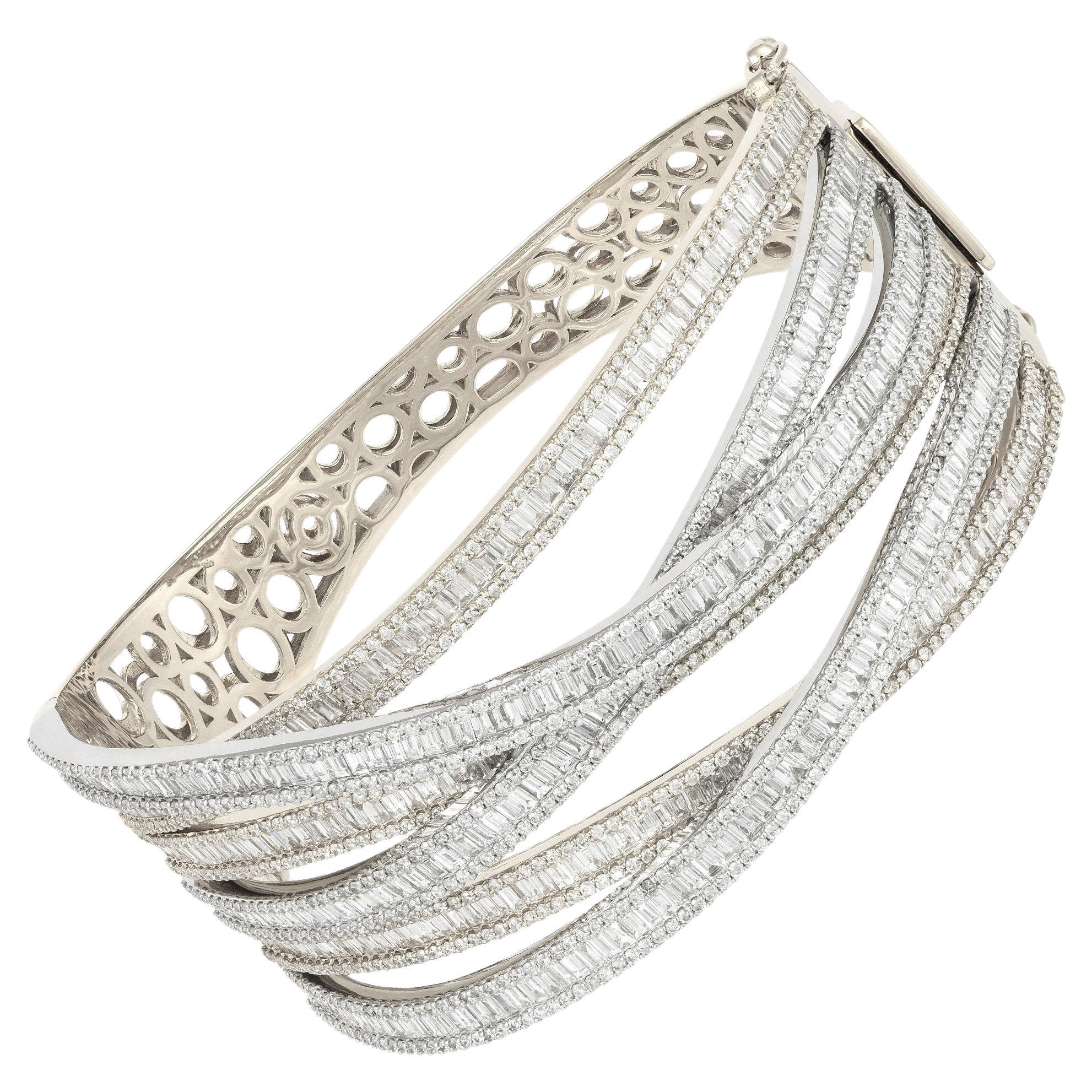 NWT $67, 500 18KT Gold Glittering Fancy Tapered Baguette Diamond Bangle Bracelet