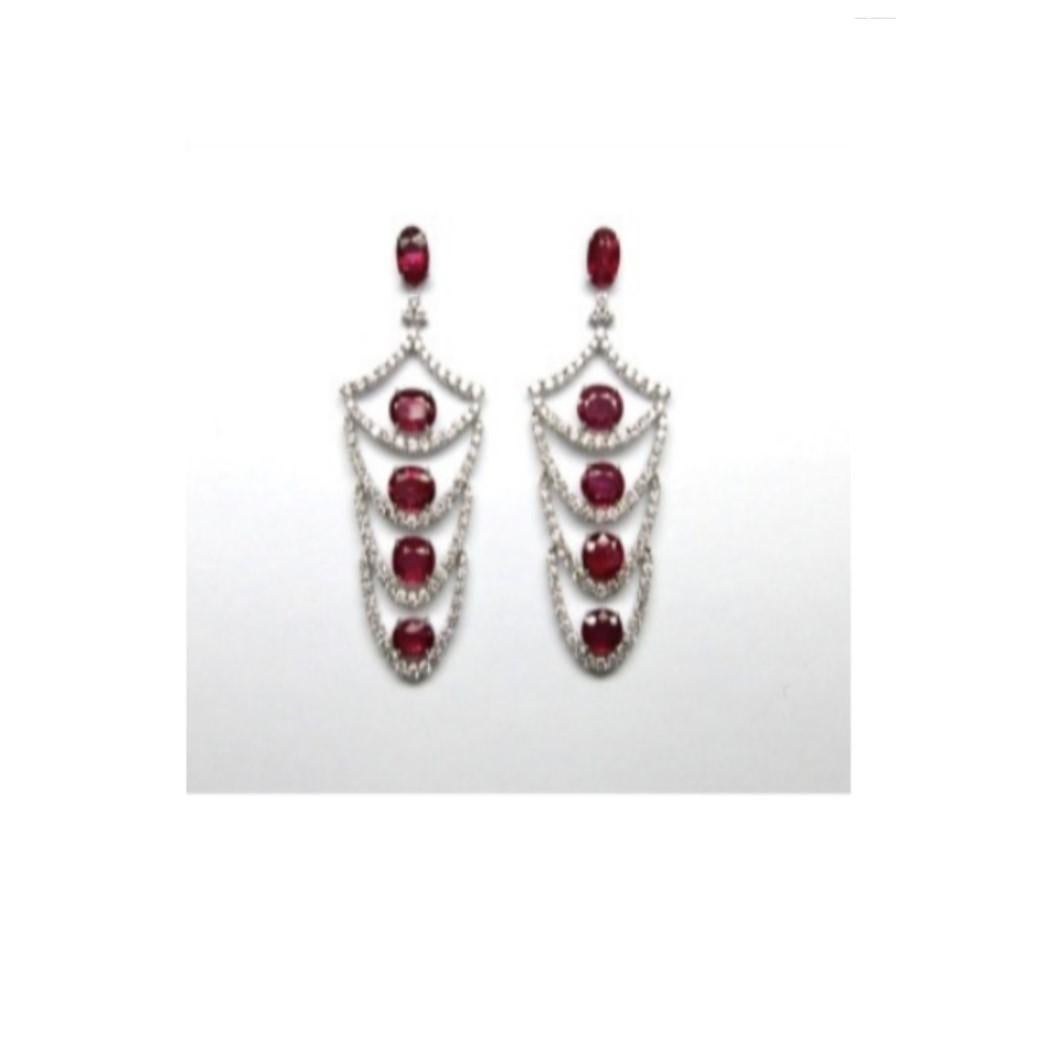 Taglio misto NWT $67, 500 Orecchini pendenti con diamanti in oro 18KT con fiore di rubino e diamante in vendita