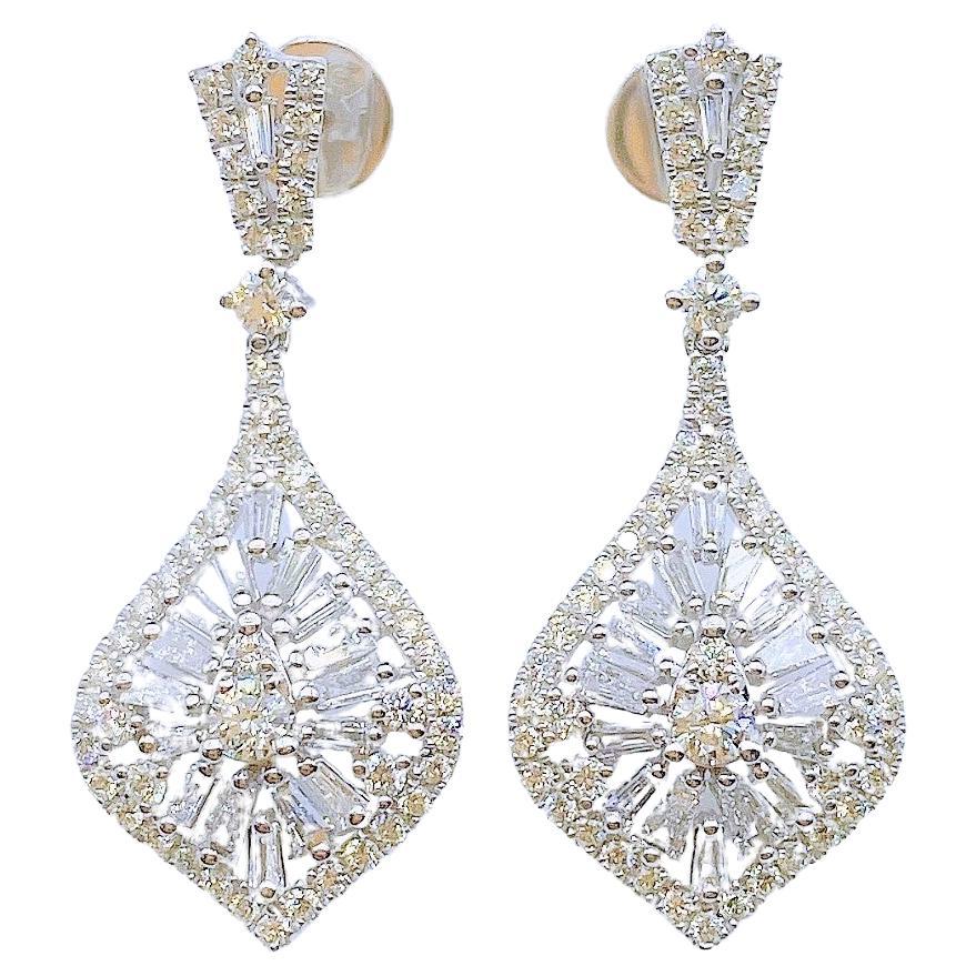 NWT $6, 919 18kt Gold Magnificent Rare Glittering Diamond Dangle Earrings
