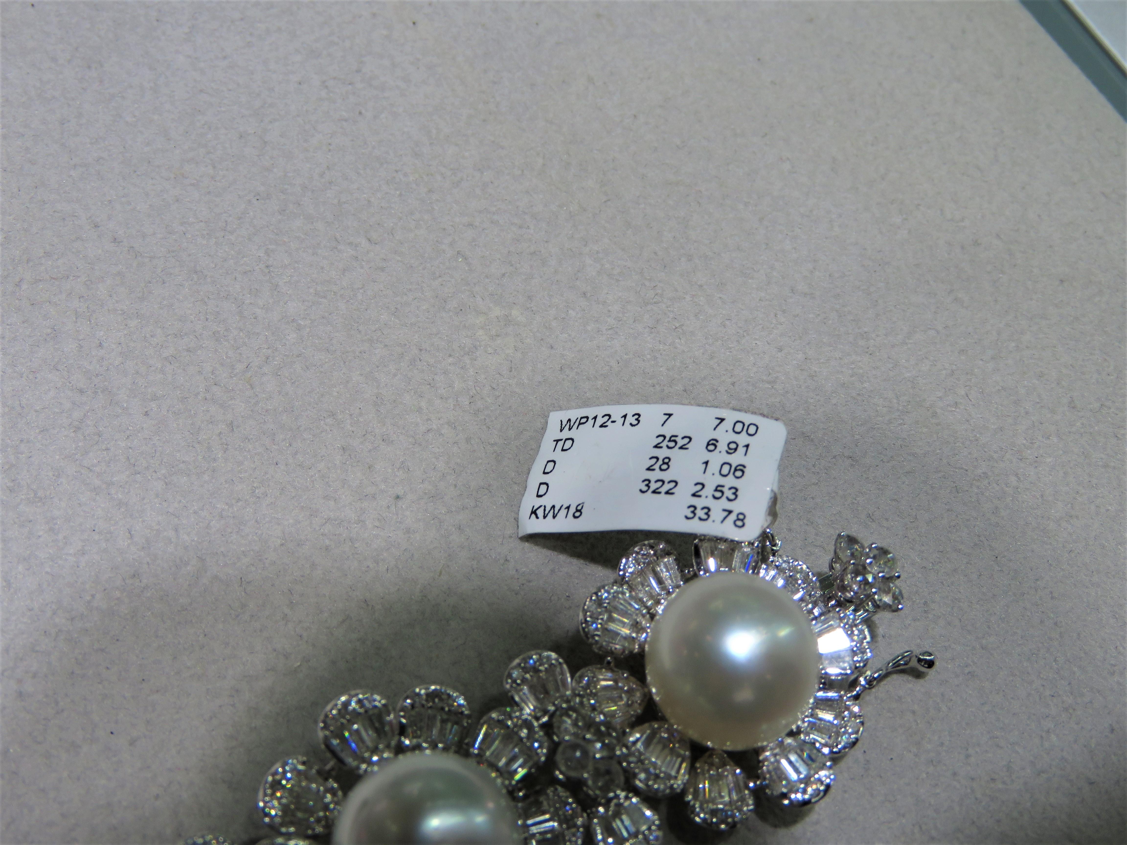 Women's NWT $69, 500 18KT Gold Rare Lrg South Sea Pearl Gorgeous Diamond Flower Bracelet For Sale
