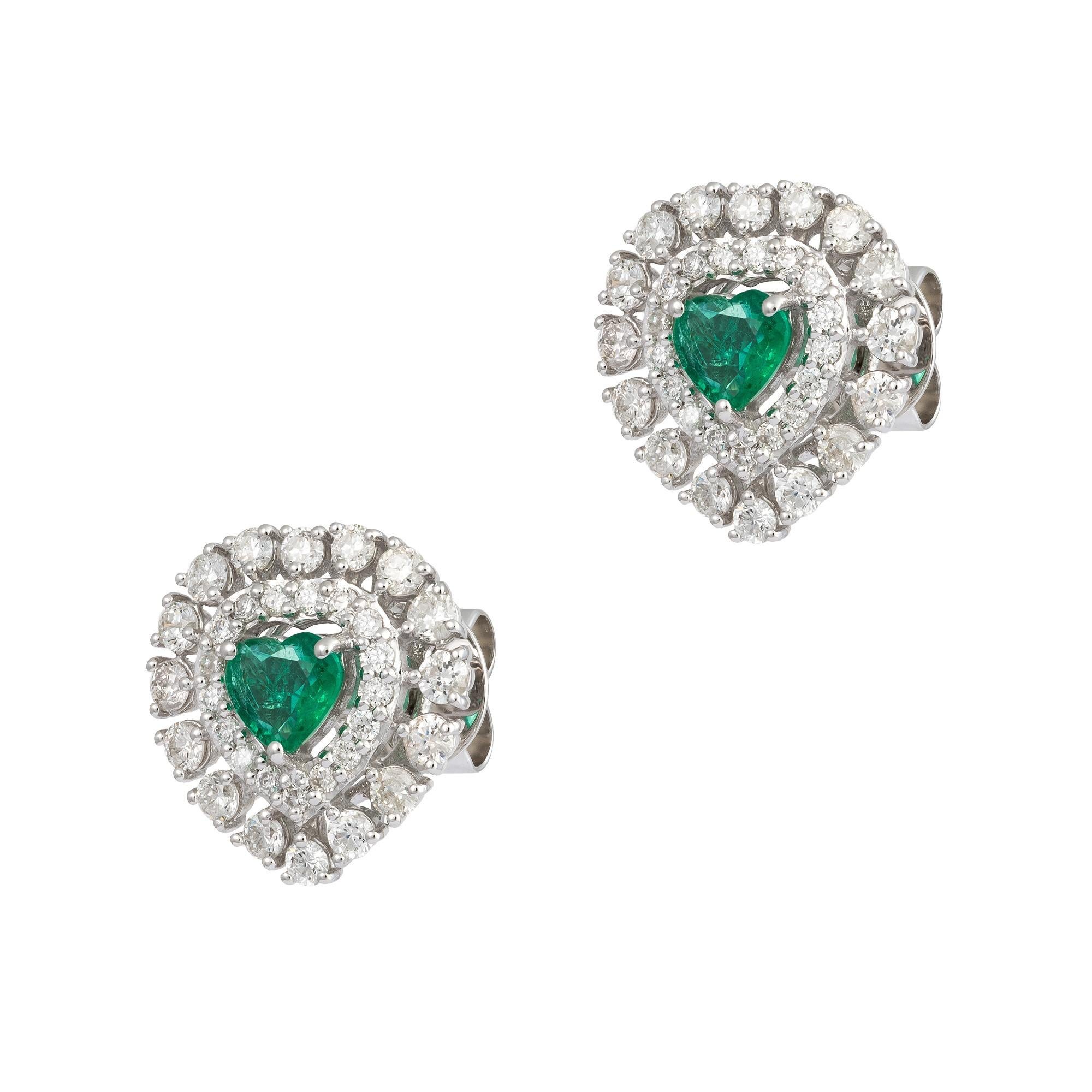 Taille mixte NWT $7, 000 18KT Large Fancy Glittering Emerald Heart Diamond Drop Stud Earrings en vente