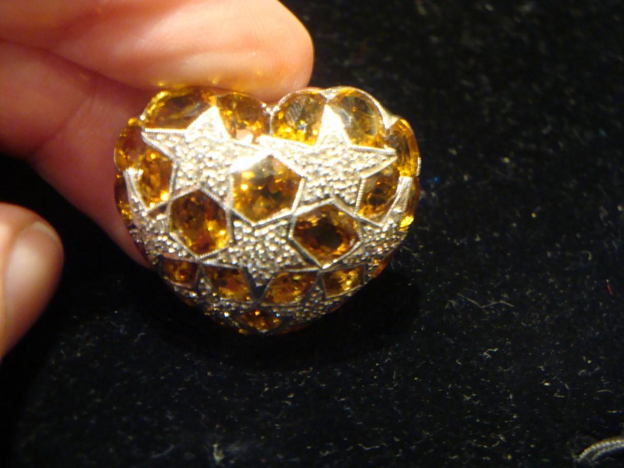 NWT $7, 500 Rare Important Or 18KT Gorgeous Citrine Heart Pendant Brooch Pour femmes en vente