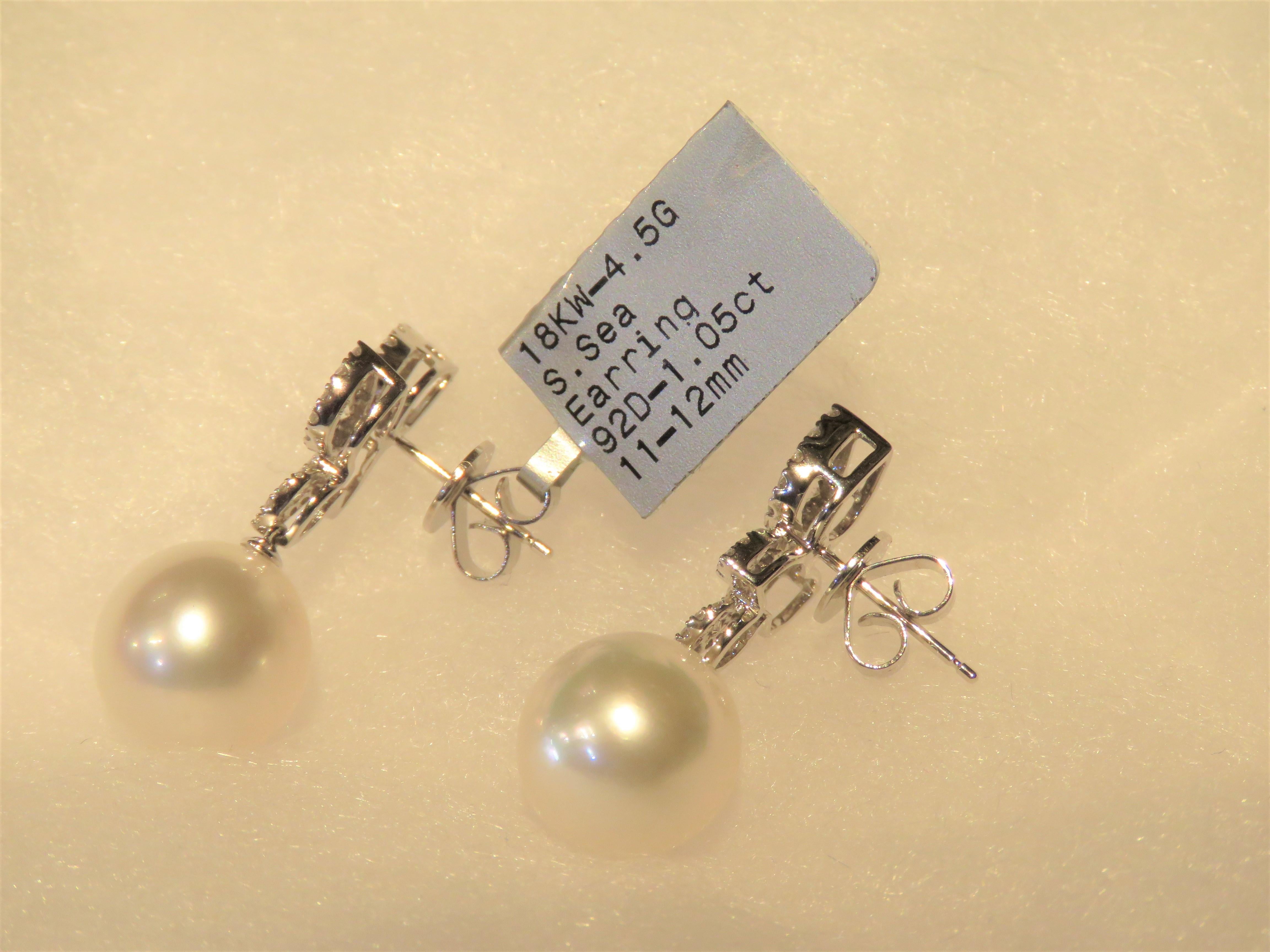 Round Cut NWT $7, 700 Important 18KT South Sea Large Pearl Diamond Petal Dangle Earrings For Sale