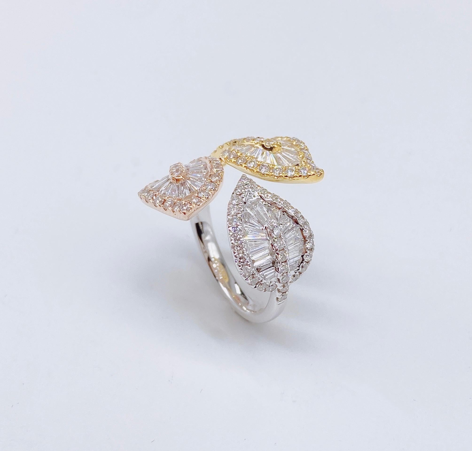 Mixed Cut Special!!! NWT $7, 789 18KT Magnificent Fancy Triple Tri Color Leaf Diamond Ring For Sale