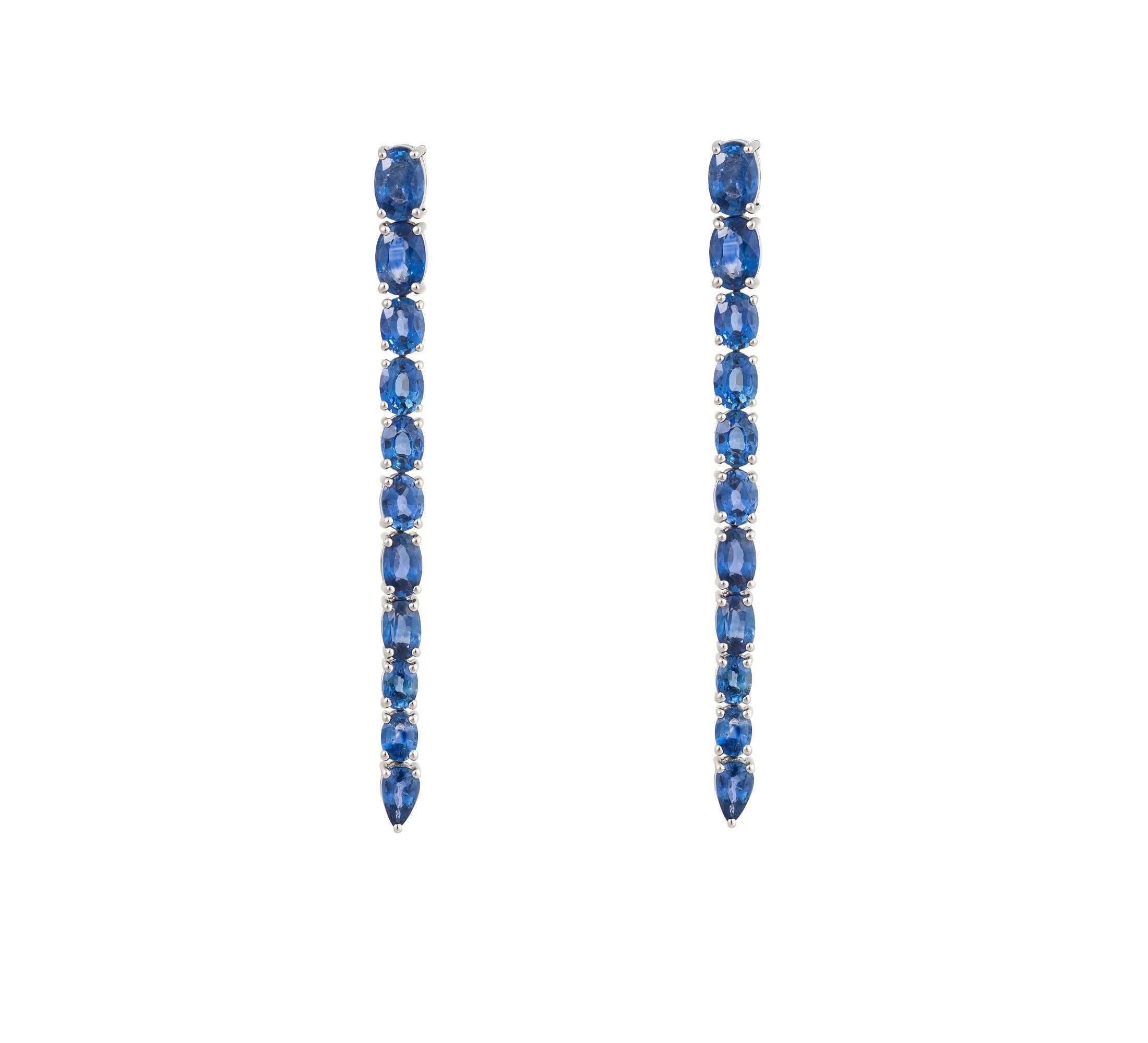 L'article suivant que nous offrons est ce Rare Important Radiant Gold 18KT Gorgeous Glittering and Sparkling Magnificent Fancy Blue Sapphire Earrings. Les boucles d'oreilles contiennent environ 7.50CTS de magnifiques saphirs fantaisie !!! Les