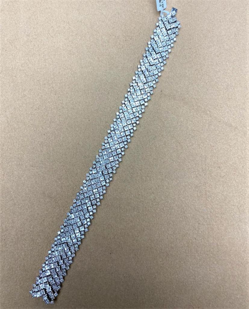 NWT $70, 000 Oro 18KT Magnífico Raro 12CT Pulsera de Diamantes Blancos en Nuevo estado para la venta en New York, NY