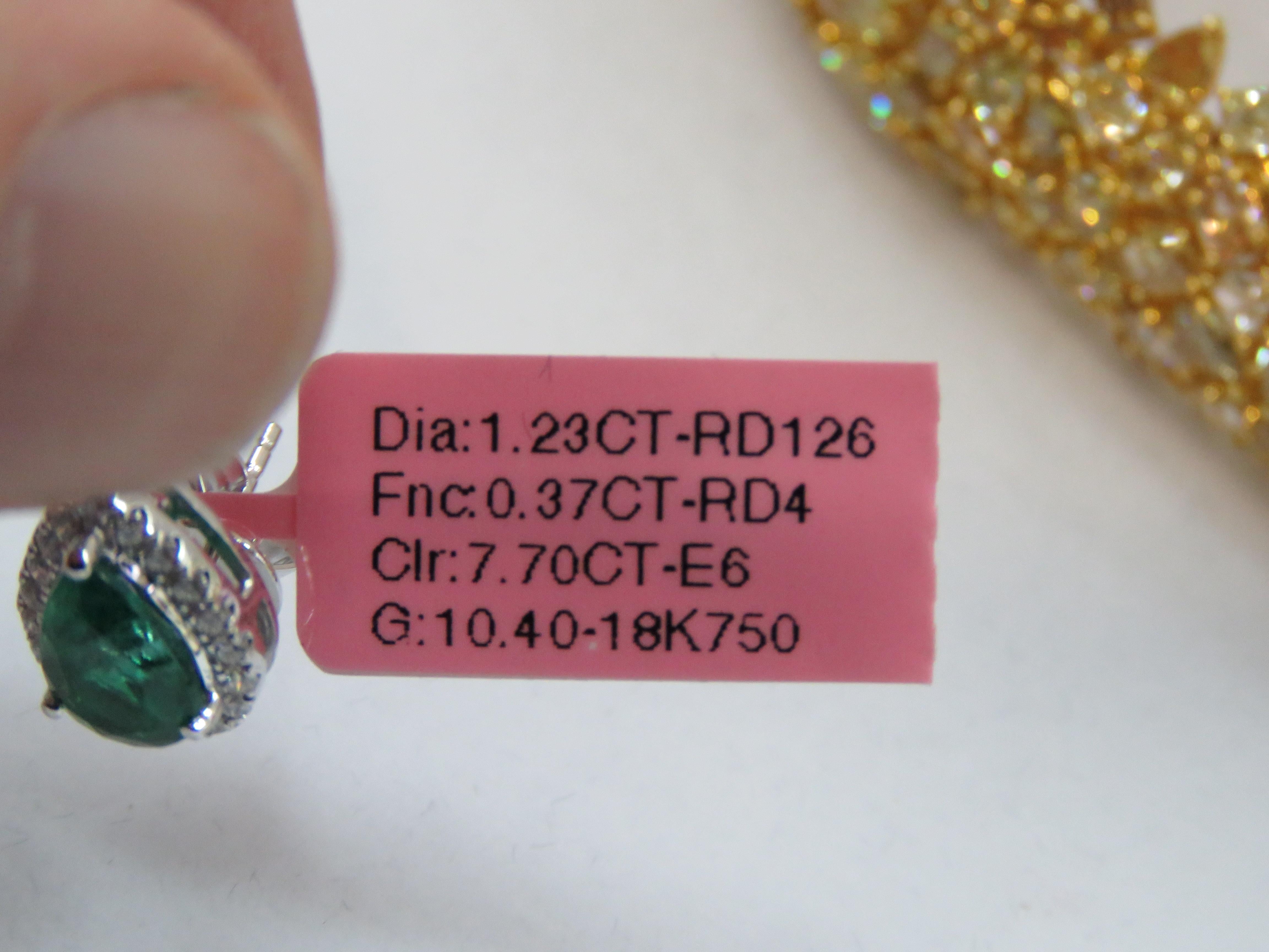 NEU $73, 735 18KT Gold glitzernde Fancy Grüner Smaragd-Diamant-Ohrringe im Zustand „Neu“ im Angebot in New York, NY