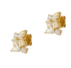 NWT $8, 500 18KT Fancy Glittering Yellow Diamond White Diamond Cluster Pendientes