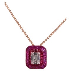 Collier fantaisie pavé de diamants et rubis rouges pavés de grande taille 18 carats, 8 500 $, neuve avec étiquette