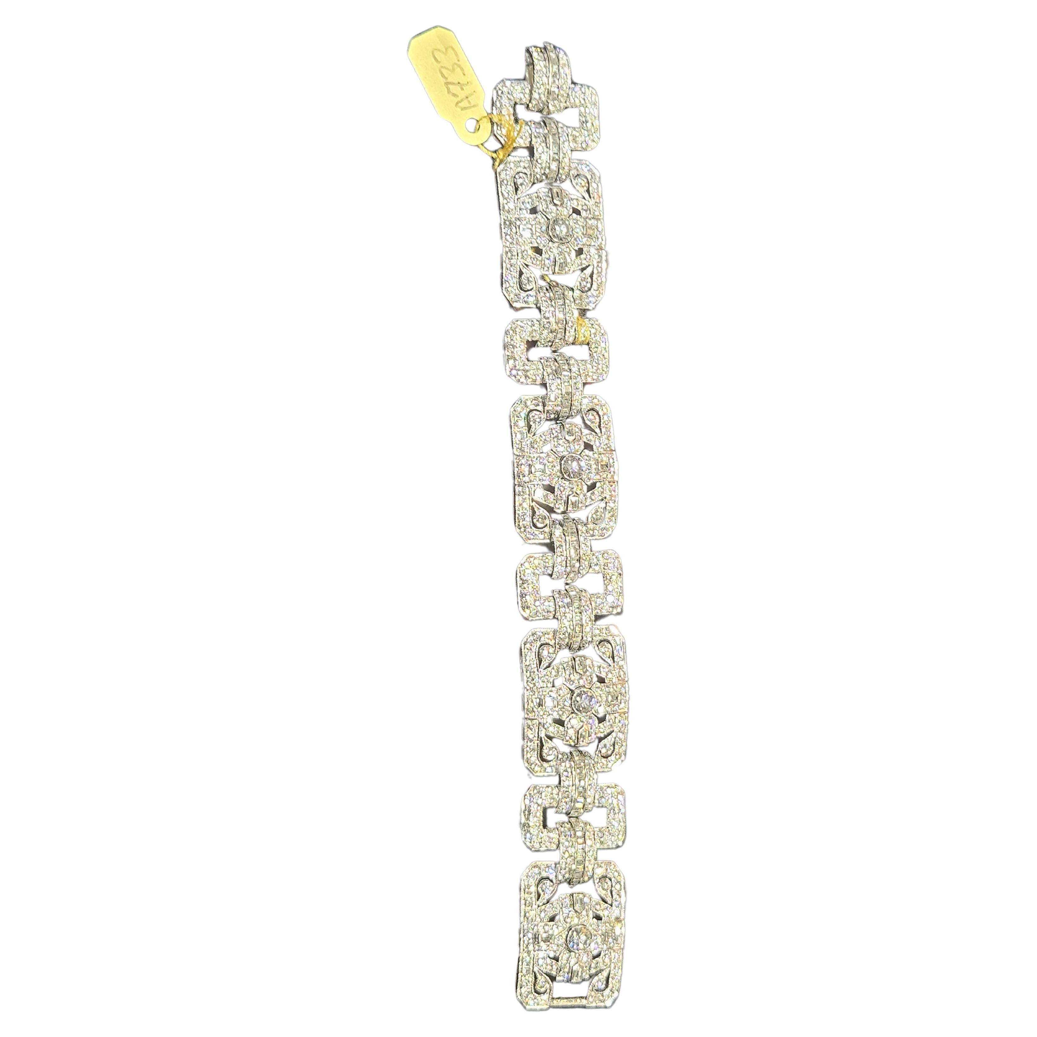 NWT $80, 000 18KT Gold Fancy Gorgeous Glittering Deco Design Diamond Bracelet For Sale