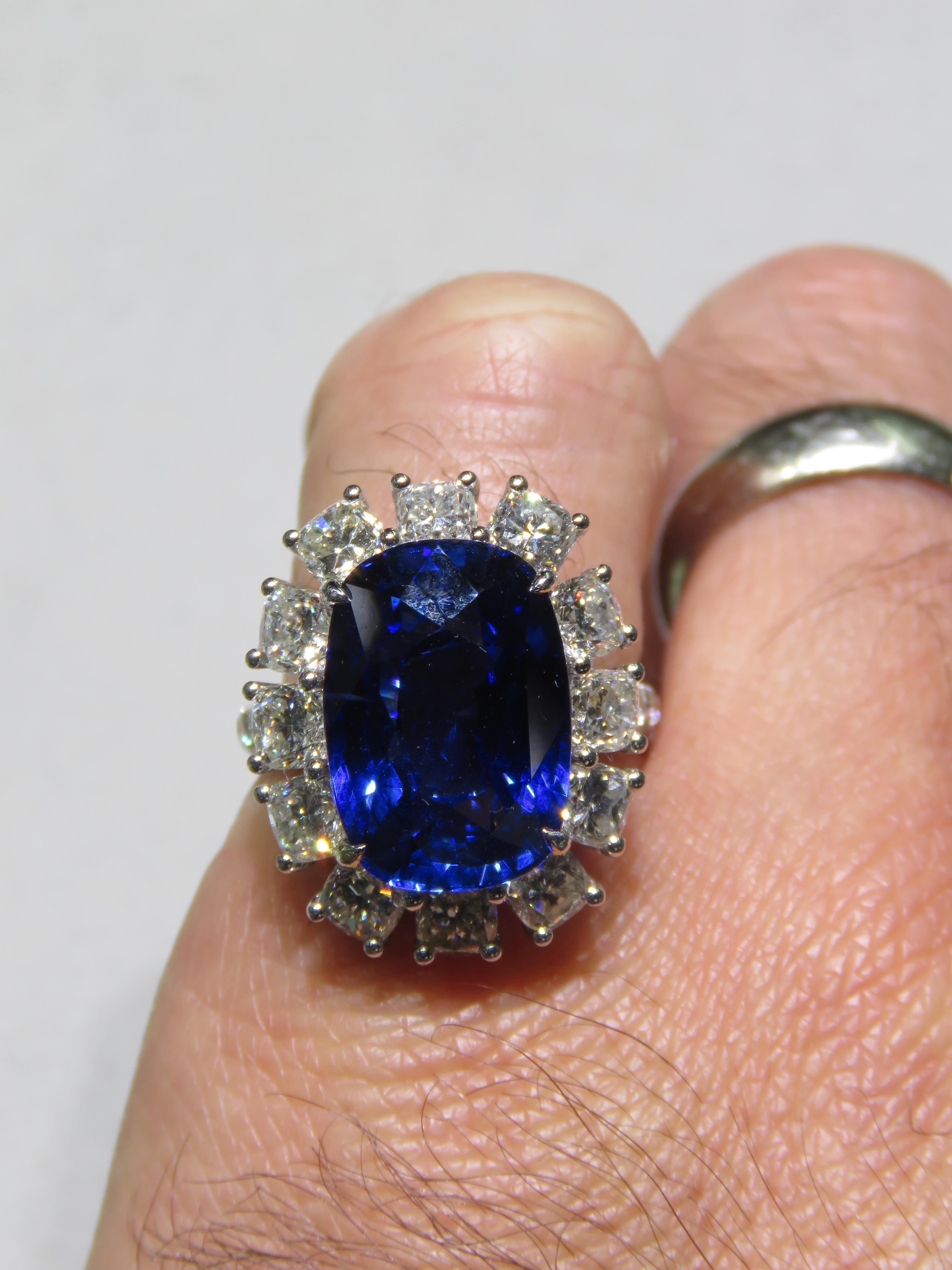 NWT $843, 300 18KT Gold Rare Large 20CT Ceylon Blue Sapphire Diamond Ring In New Condition For Sale In New York, NY