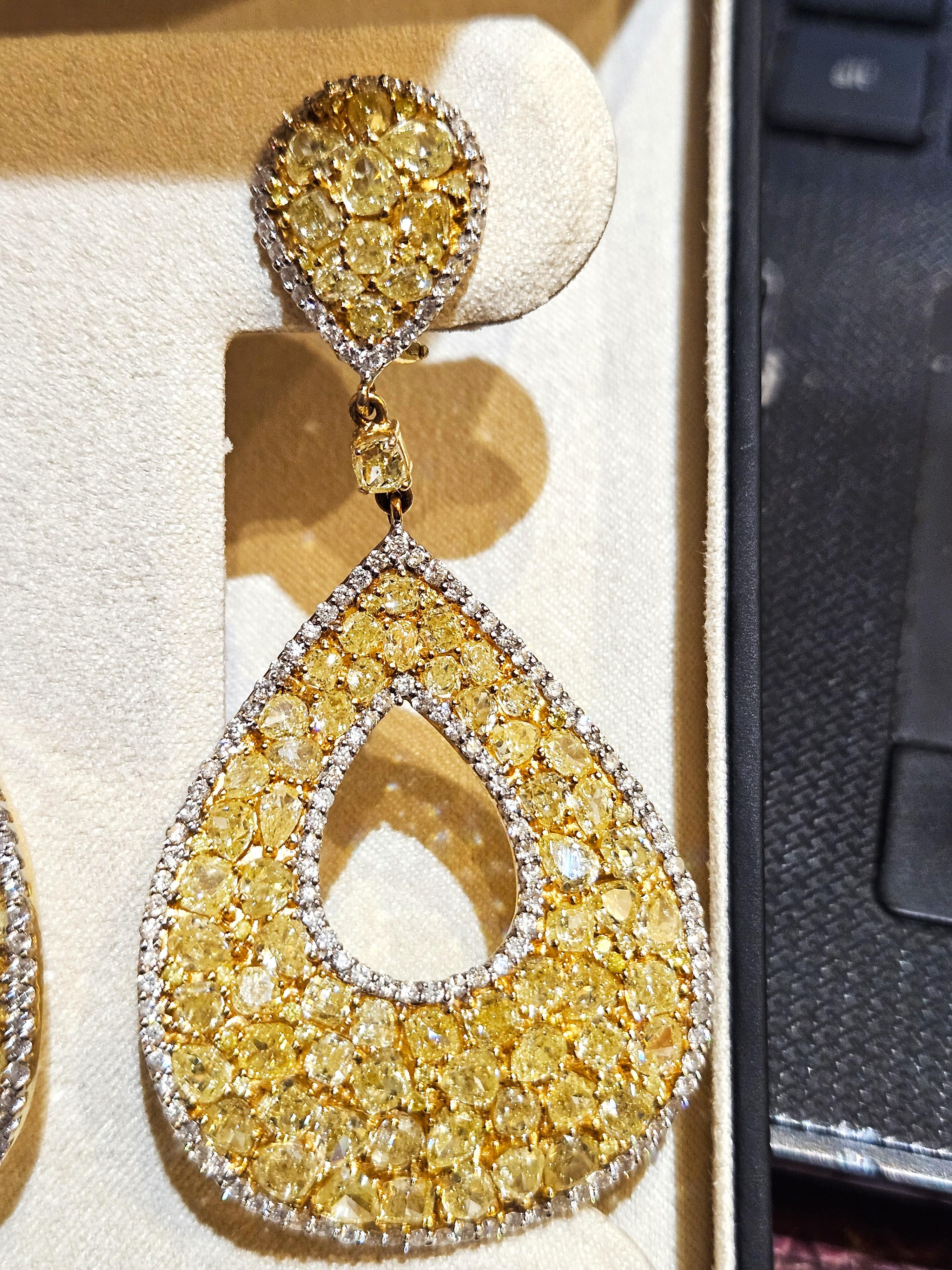 NWT $85, 000 Magnificent Fancy Rose Cut Yellow Diamond Dangle Gold Earrings In New Condition For Sale In New York, NY