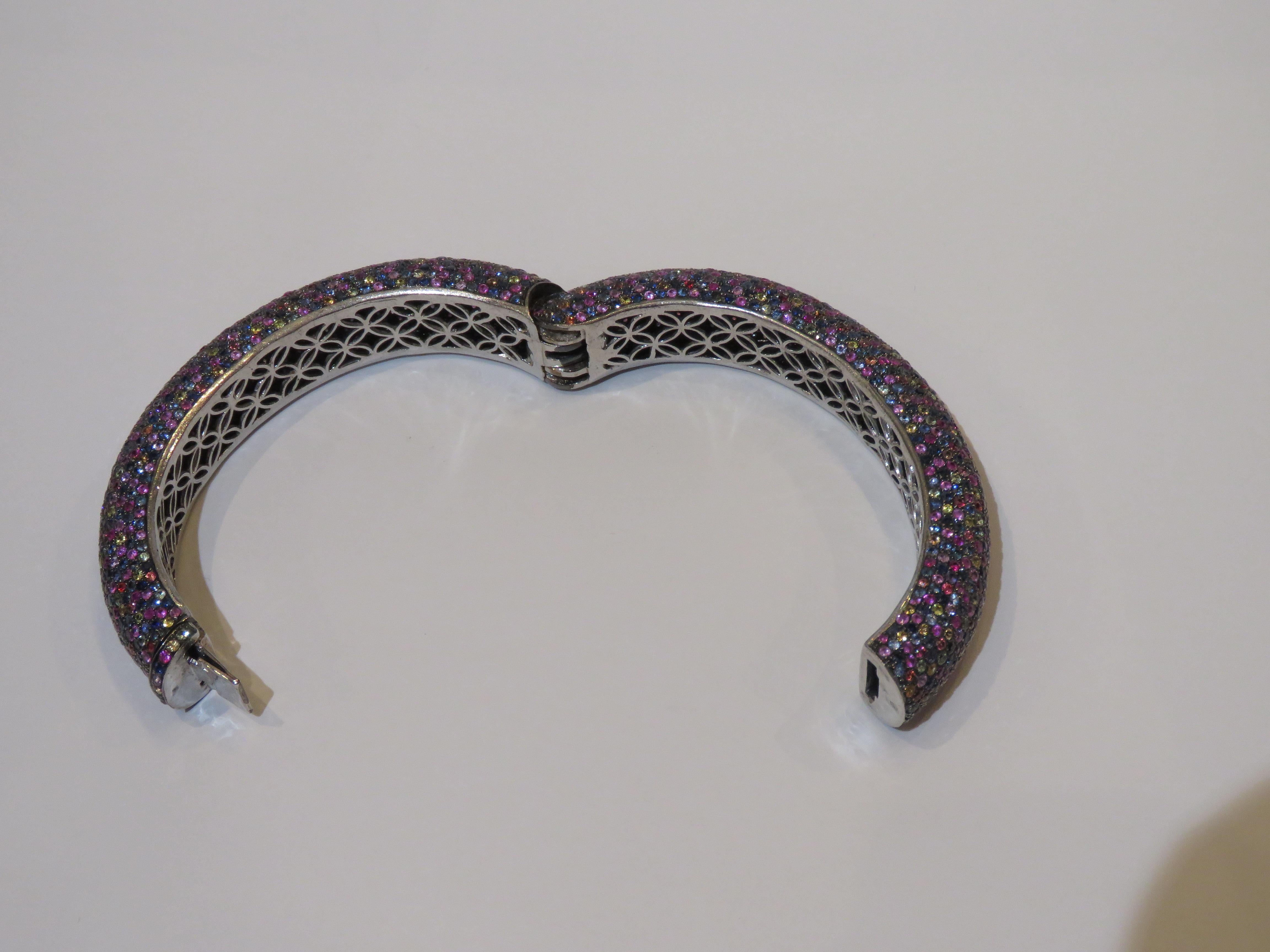 De las mujeres NWT $9, 000 Fancy Glittering 40CT Multi Color Sapphire Bracelet Bangle Cuff en venta