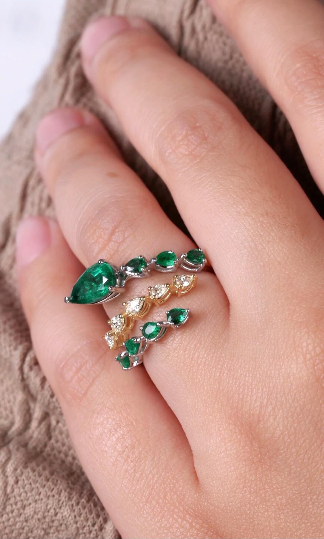NWT $9, 500 18KT Fancy 3CT Glittering Emerald Yellow Diamond Ring Neuf - En vente à New York, NY