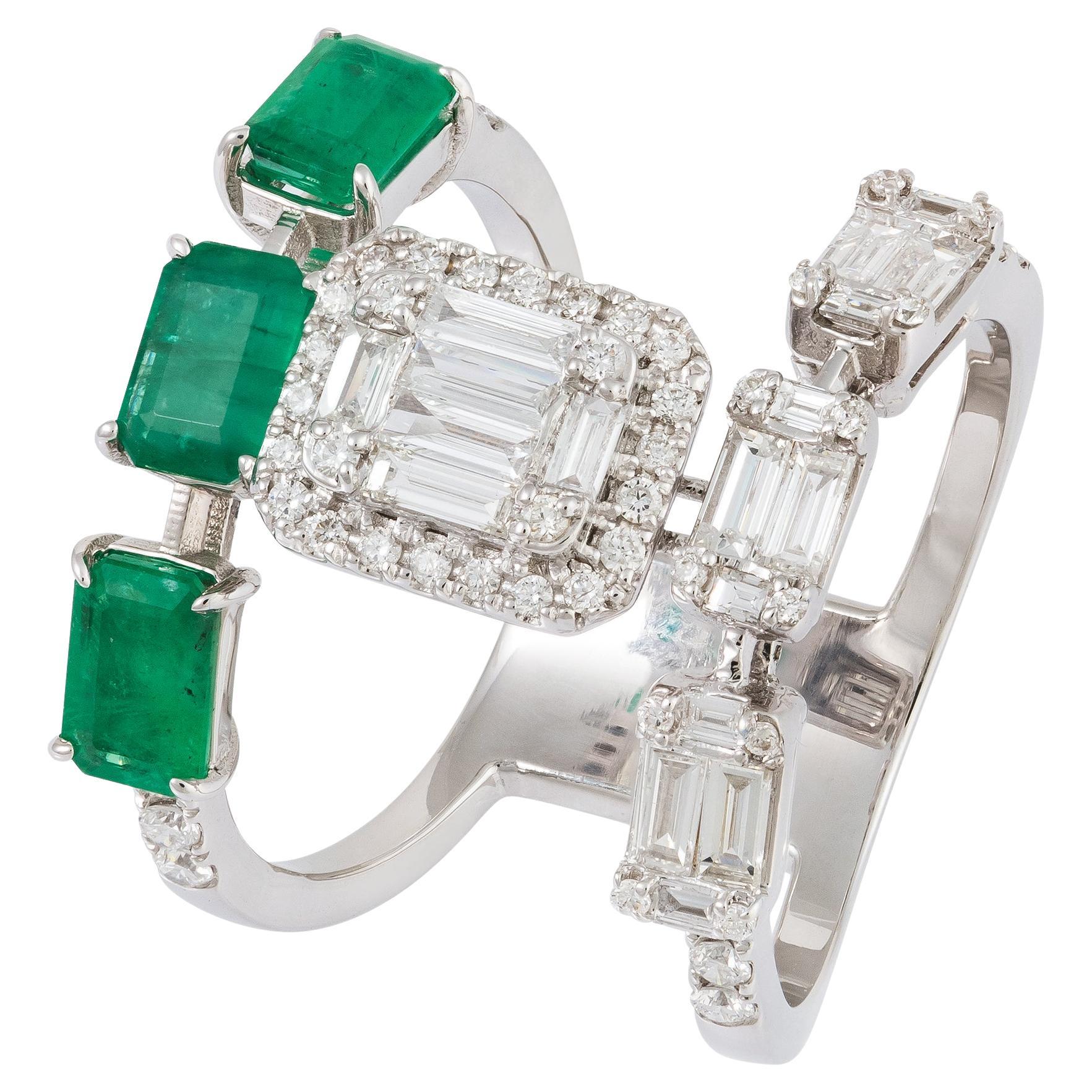 NWT 9, 600 18KT Gold Fancy Large Glittering Triple Emerald Baguette Diamond Ring
