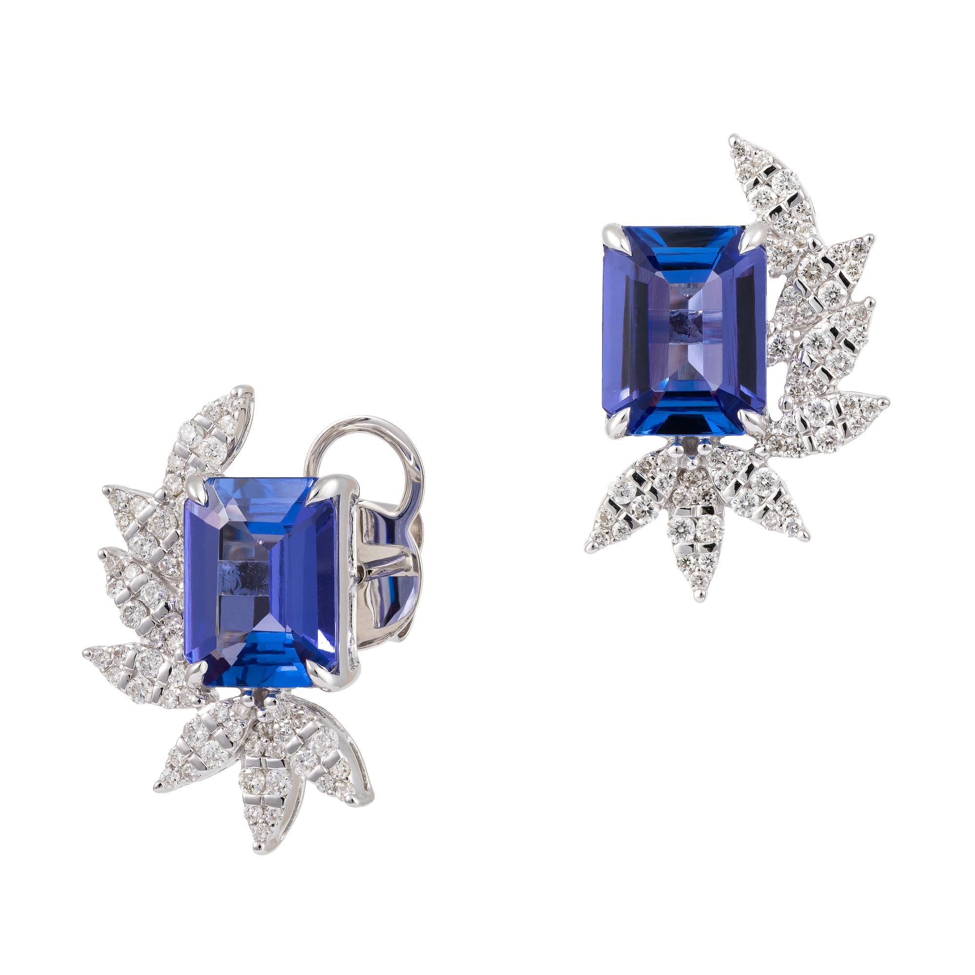 NWT $9, 600 18KT Gold Magnificent Rare Large Fancy Tanzanite Diamond Earrings In New Condition For Sale In New York, NY