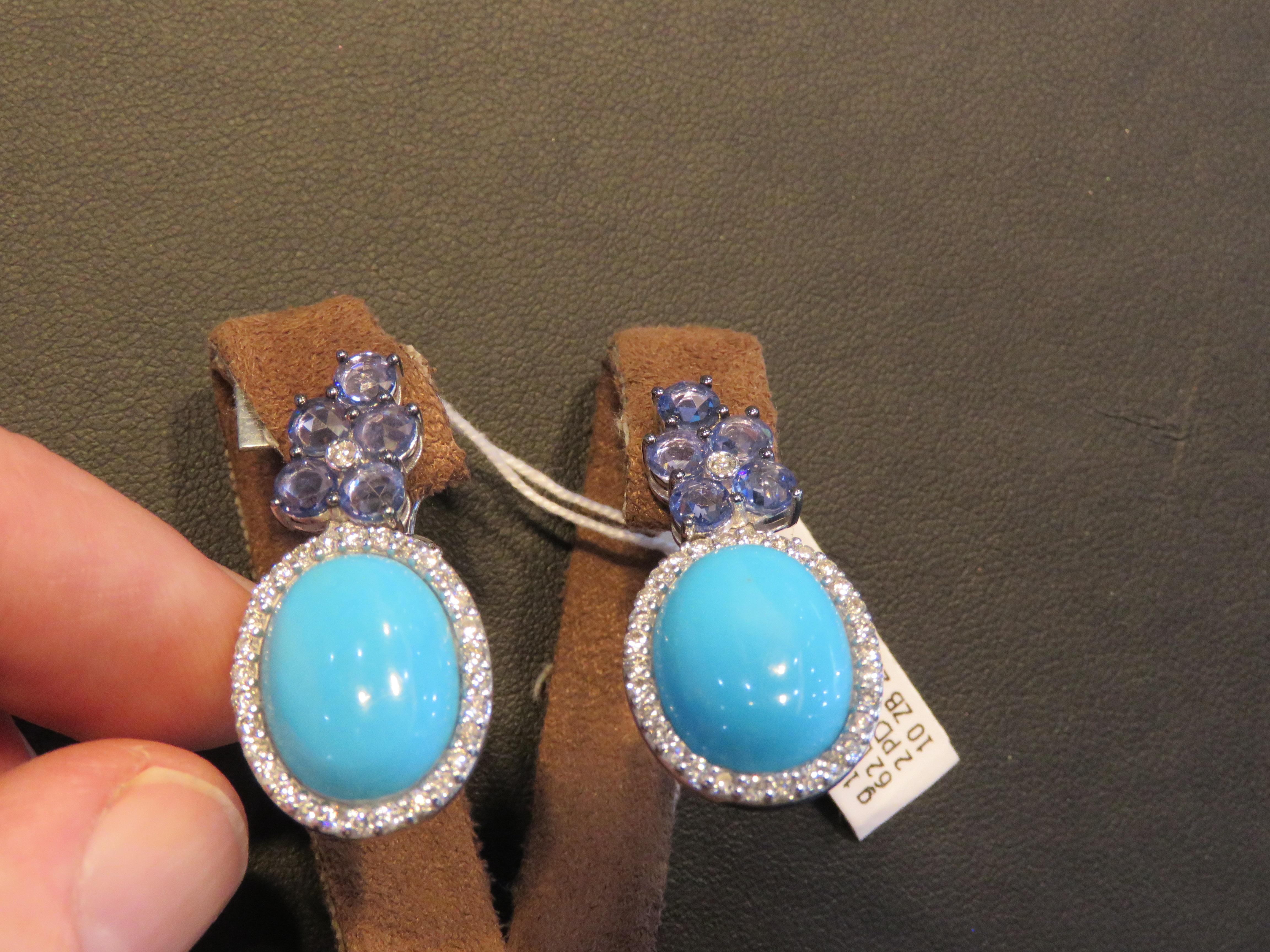 Mixed Cut NWT $9, 800 18KT 6.5CT Glittering Fancy Turquoise Blue Sapphire Diamond Earrings For Sale