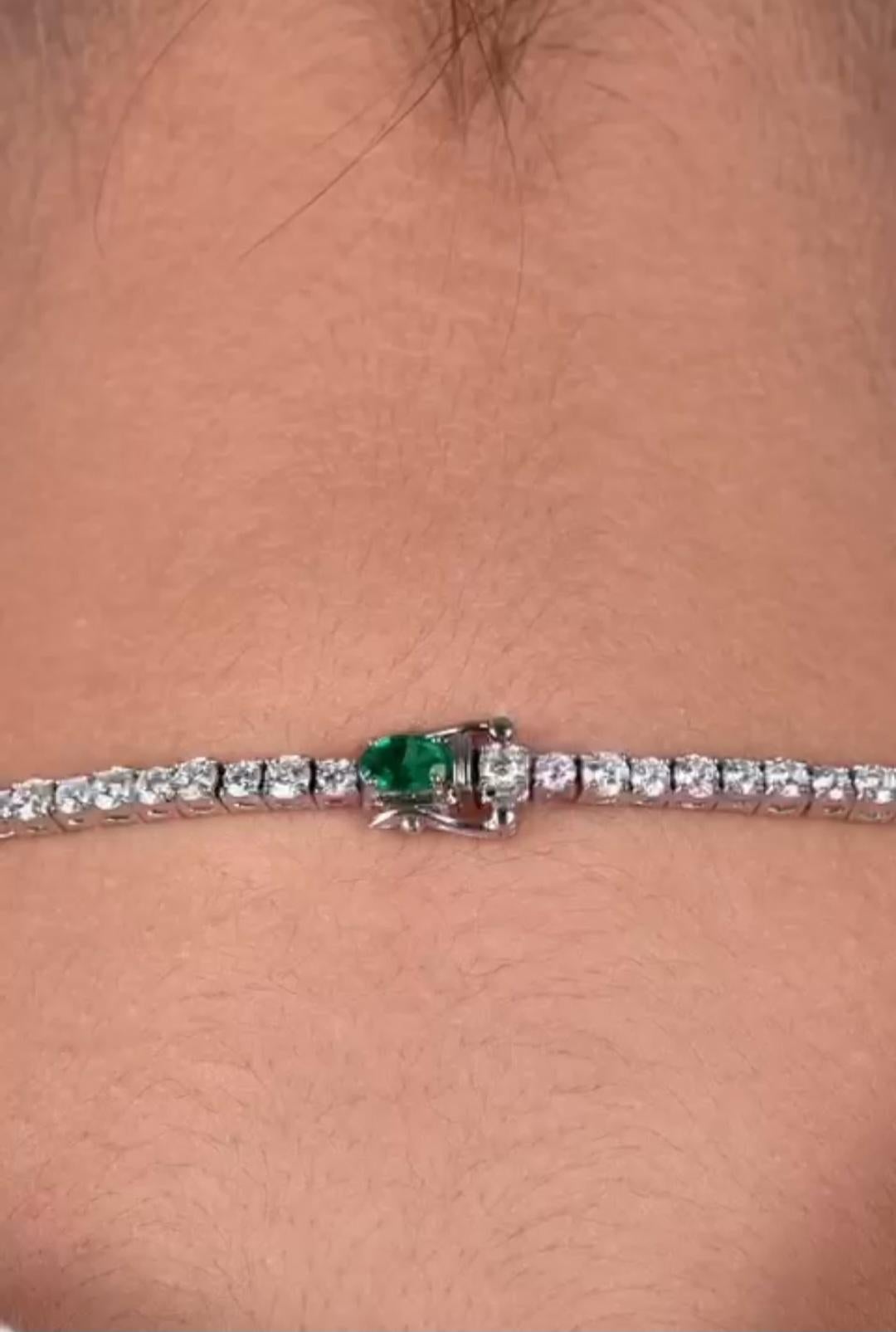 NWT $90, 000 Important 18KT Gold Large Fancy Emerald Diamond Necklace In New Condition For Sale In New York, NY