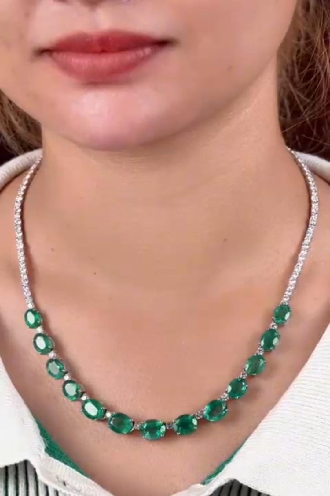 Women's or Men's NWT $90, 000 Important 18KT Gold Large Fancy Emerald Diamond Necklace For Sale