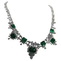 NWT $900, 000 18KT Large Glittering Fancy 45CT Colombian Emerald Diamond Necklace