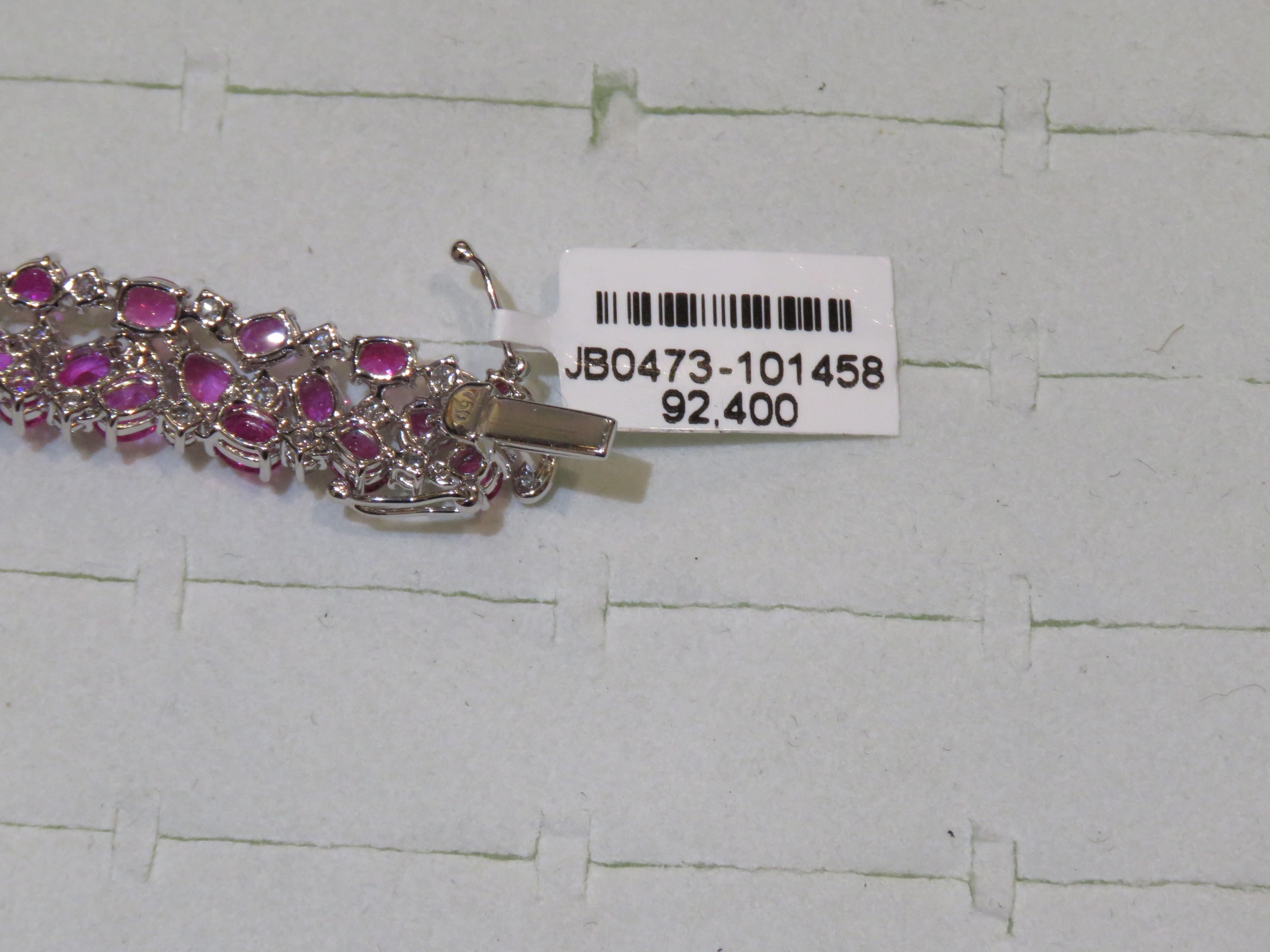 NWT $92, 400 Rare Fancy 18KT Gold 50CT Gorgeous Glittering Ruby Diamond Bracelet en vente 1