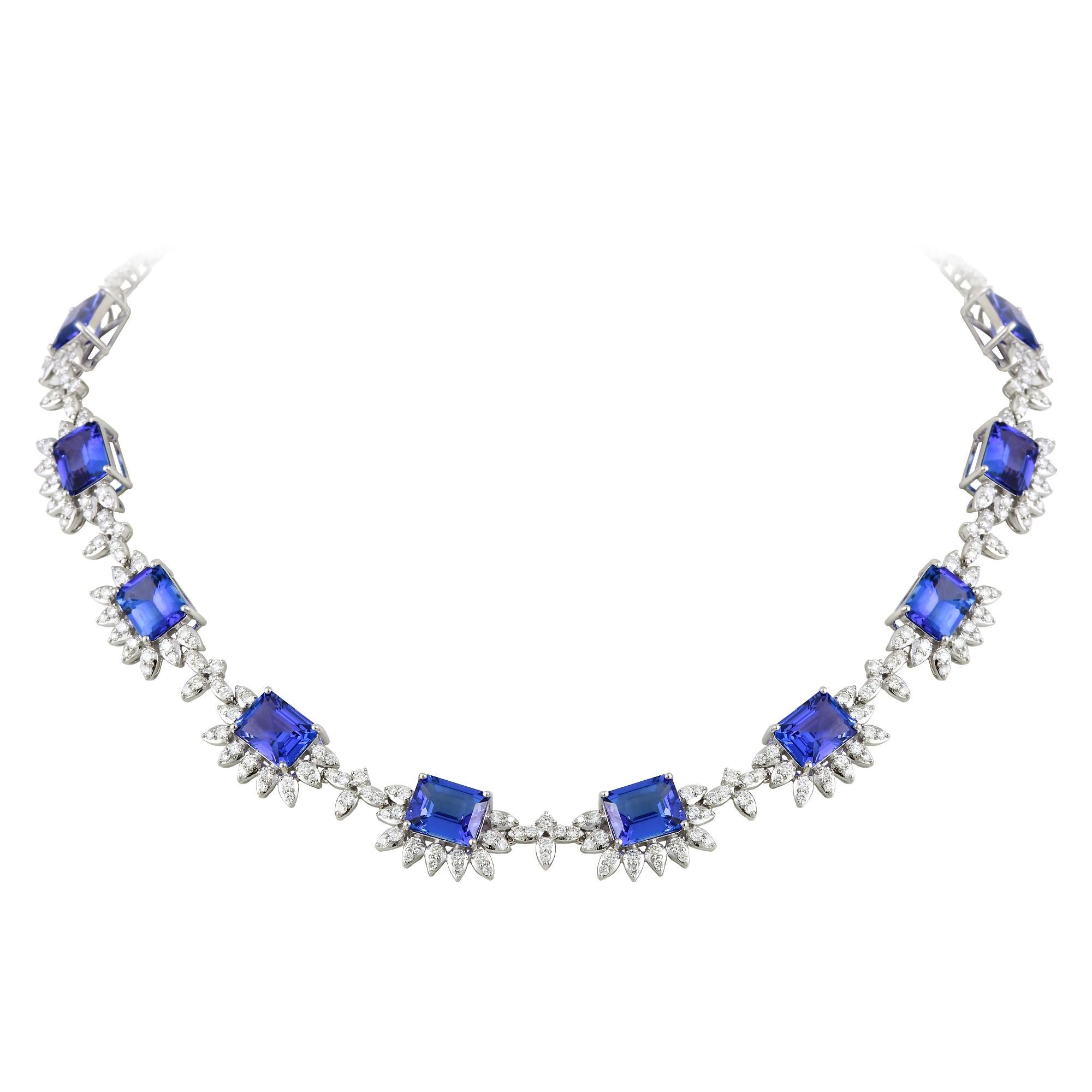 NWT $95 000 18KT Fancy Large Glittering Large Tanzanite Diamond Necklace In New Condition For Sale In New York, NY