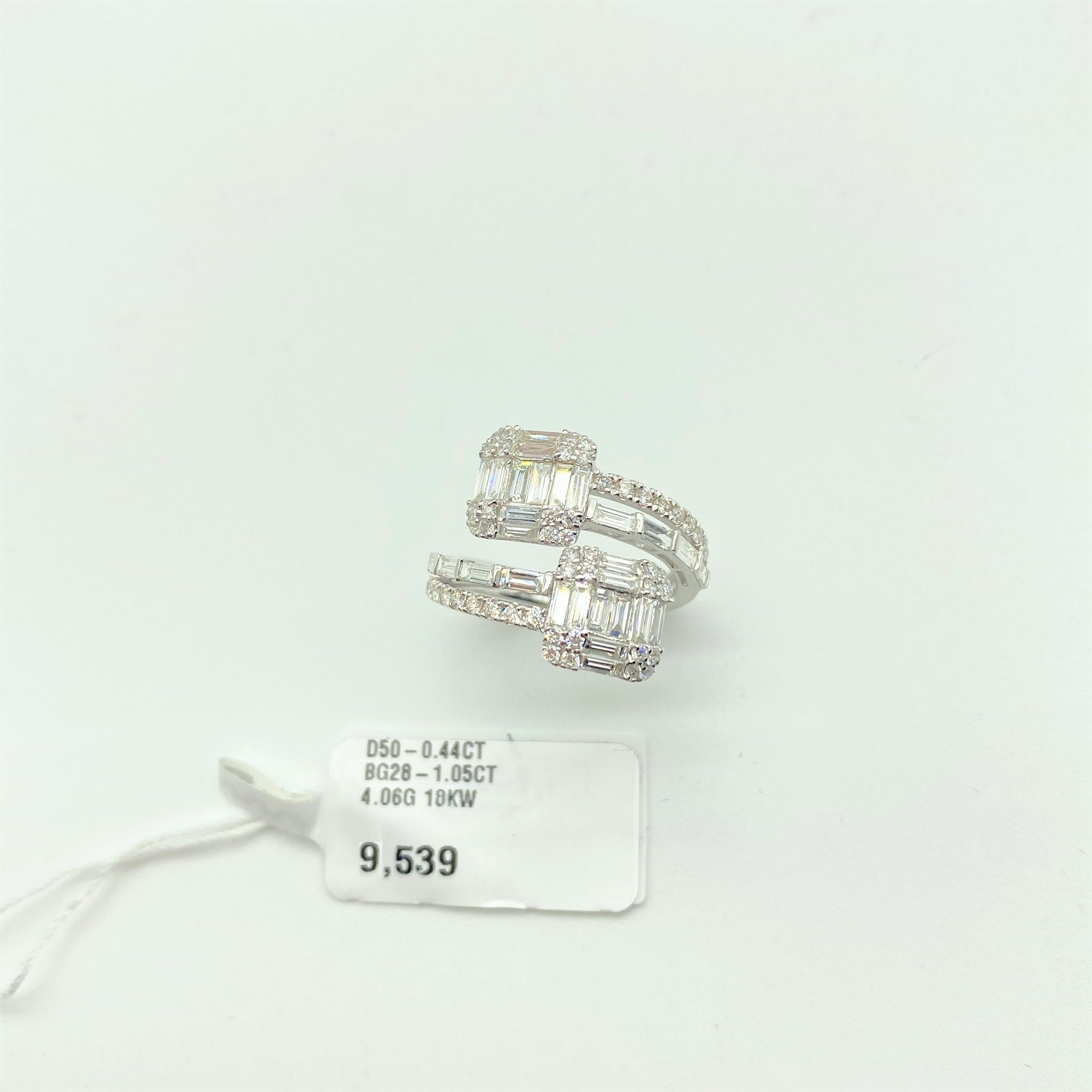 NWT $9,539 18KT Gold Wunderschöner Fancy Crossover Baguette Trillion Diamant-Ring (Baguetteschliff) im Angebot