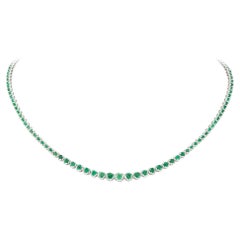 NEU $9, 600 Seltene wunderschöne 18KT Fancy Smaragd-Diamant-Halskette Riviera-Tennis-Halskette