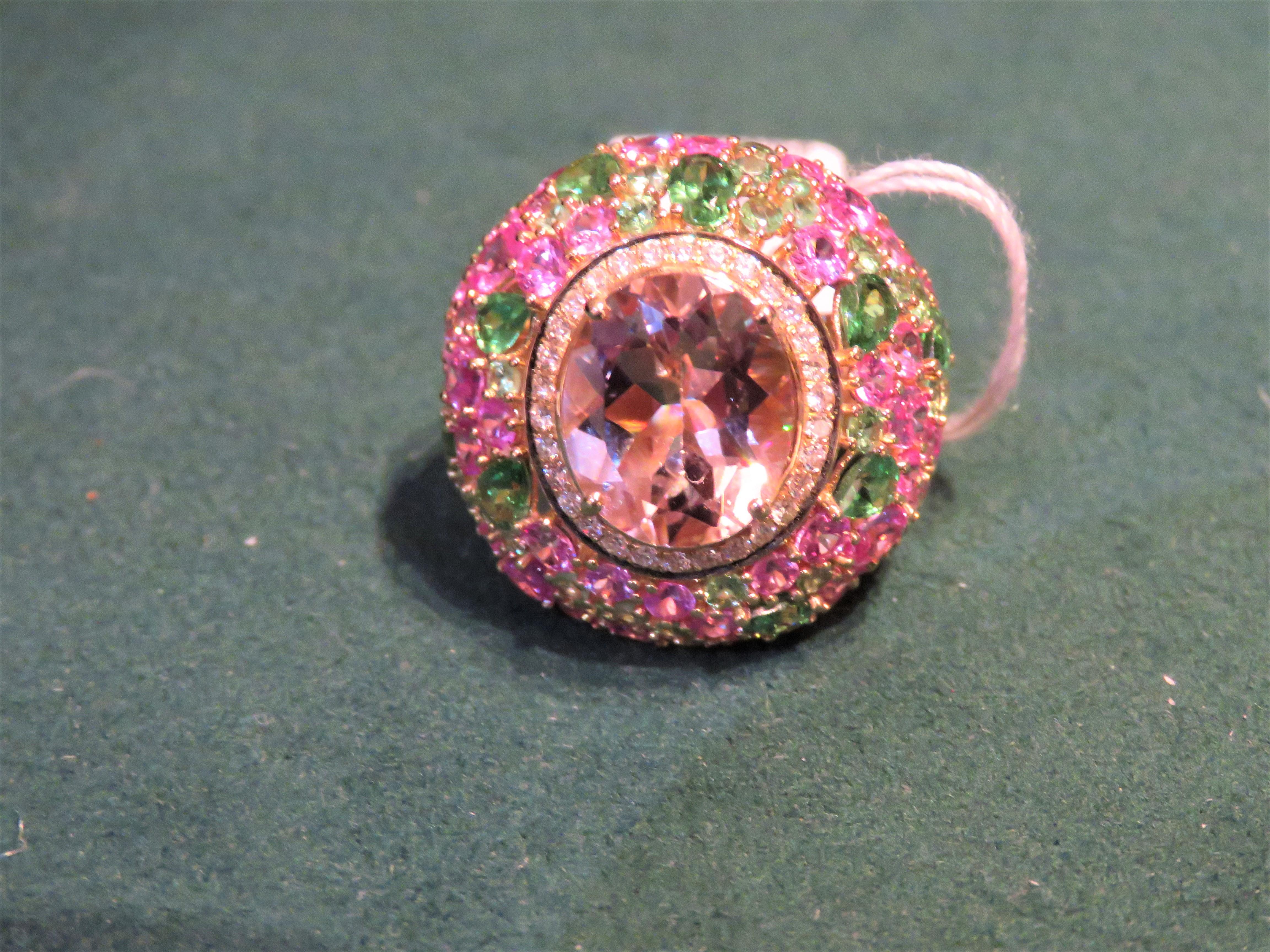 Taille mixte NWT $9, 699 18KT Fancy Large Glittering 12CT Fancy Morganite Pink Sapphire Ring en vente