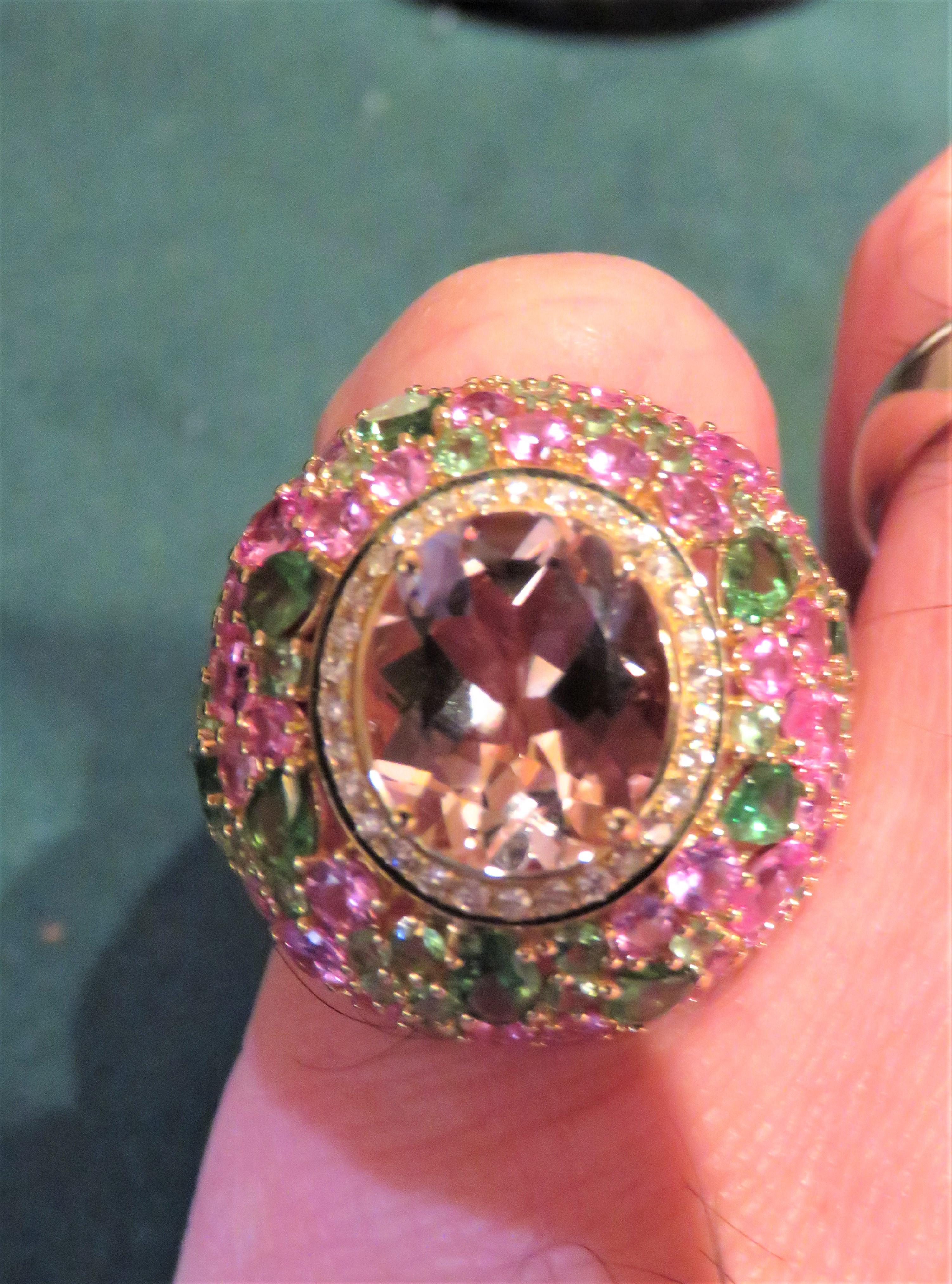 NWT $9, 699 18KT Fancy Large Glittering 12CT Fancy Morganite Pink Sapphire Ring Neuf - En vente à New York, NY