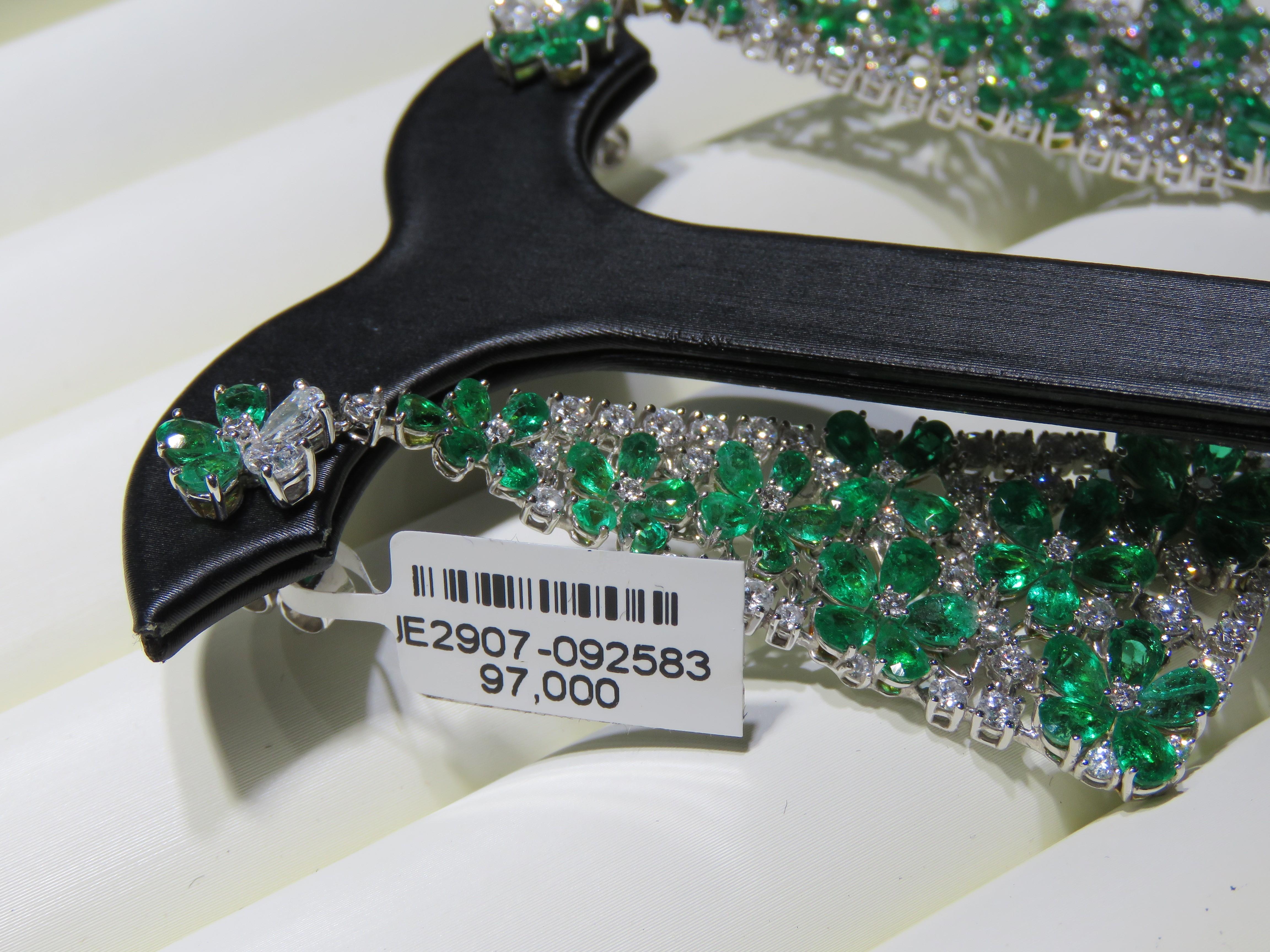 NWT $97, 000 18KT Fancy Glittering Colombian Emerald Diamond Flower Earrings In New Condition For Sale In New York, NY