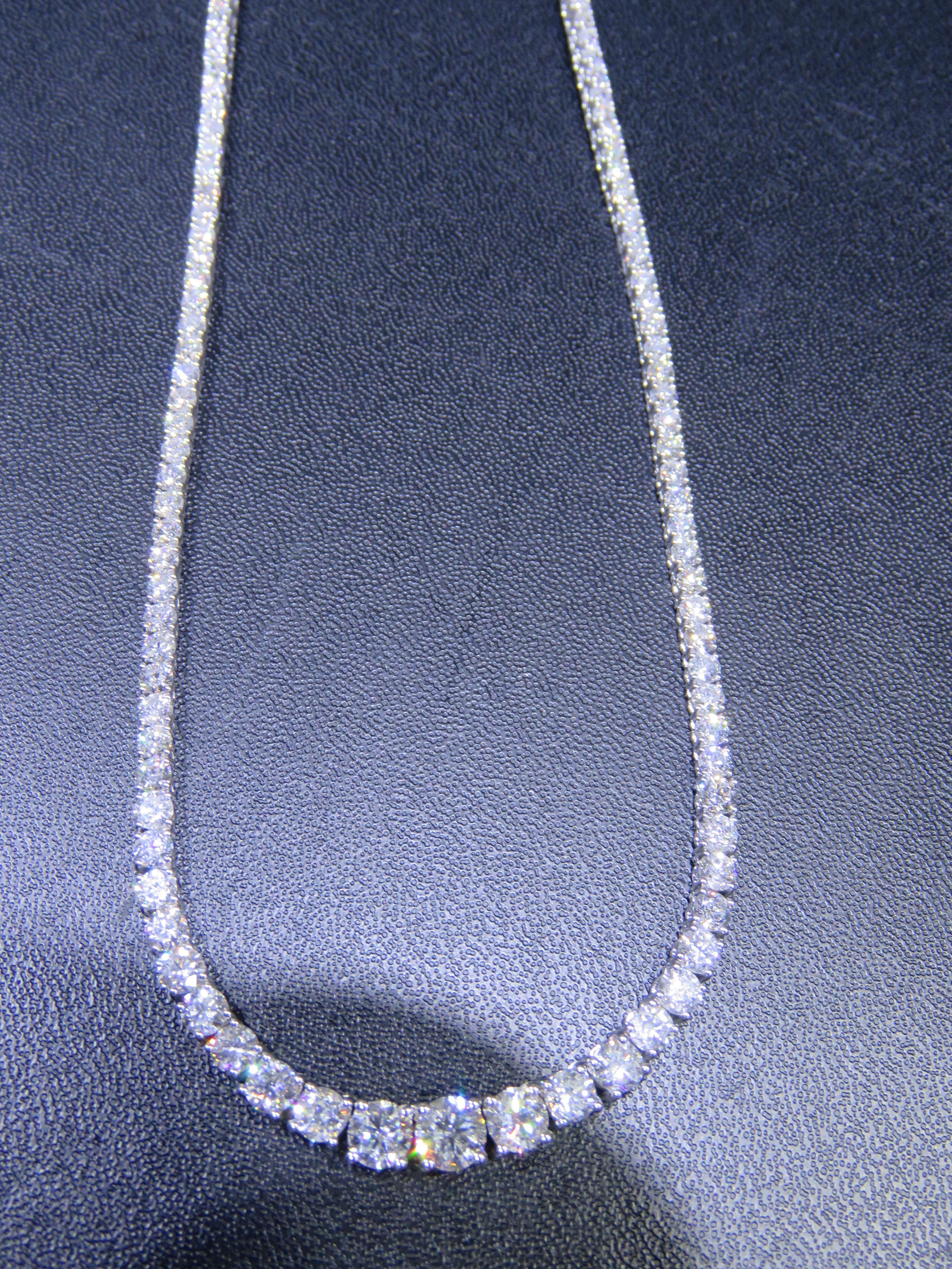 NEU $99, 000 18KT Fancy Große glitzernde Fancy abgestufte Diamant-Strang-Halskette, Neu mit Diamanten (Gemischter Schliff) im Angebot