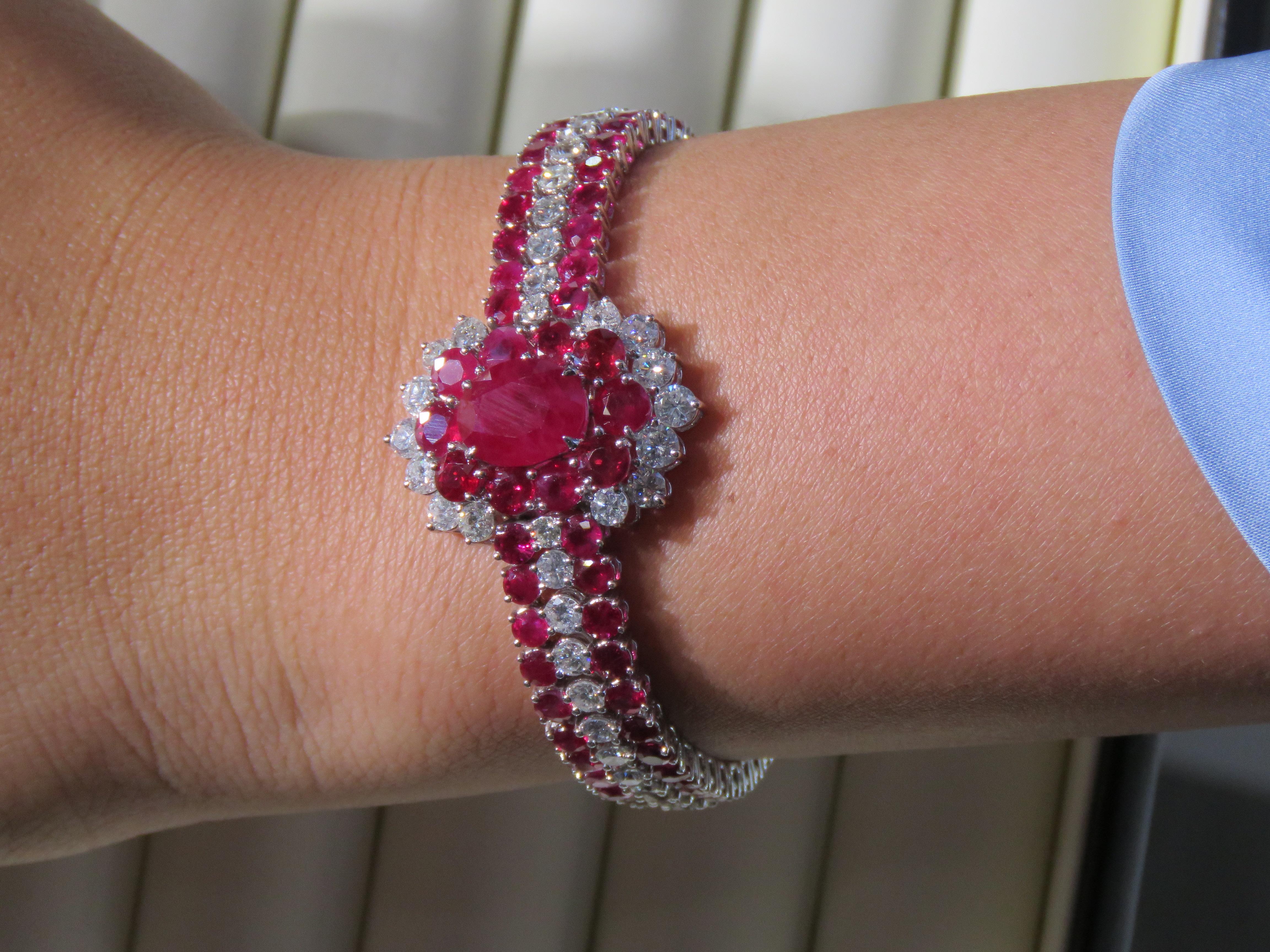 De las mujeres NWT $ 99, 000 Rare Fancy 18KT Oro 35CT Gorgeous Fancy Ruby Diamond Pulsera en venta