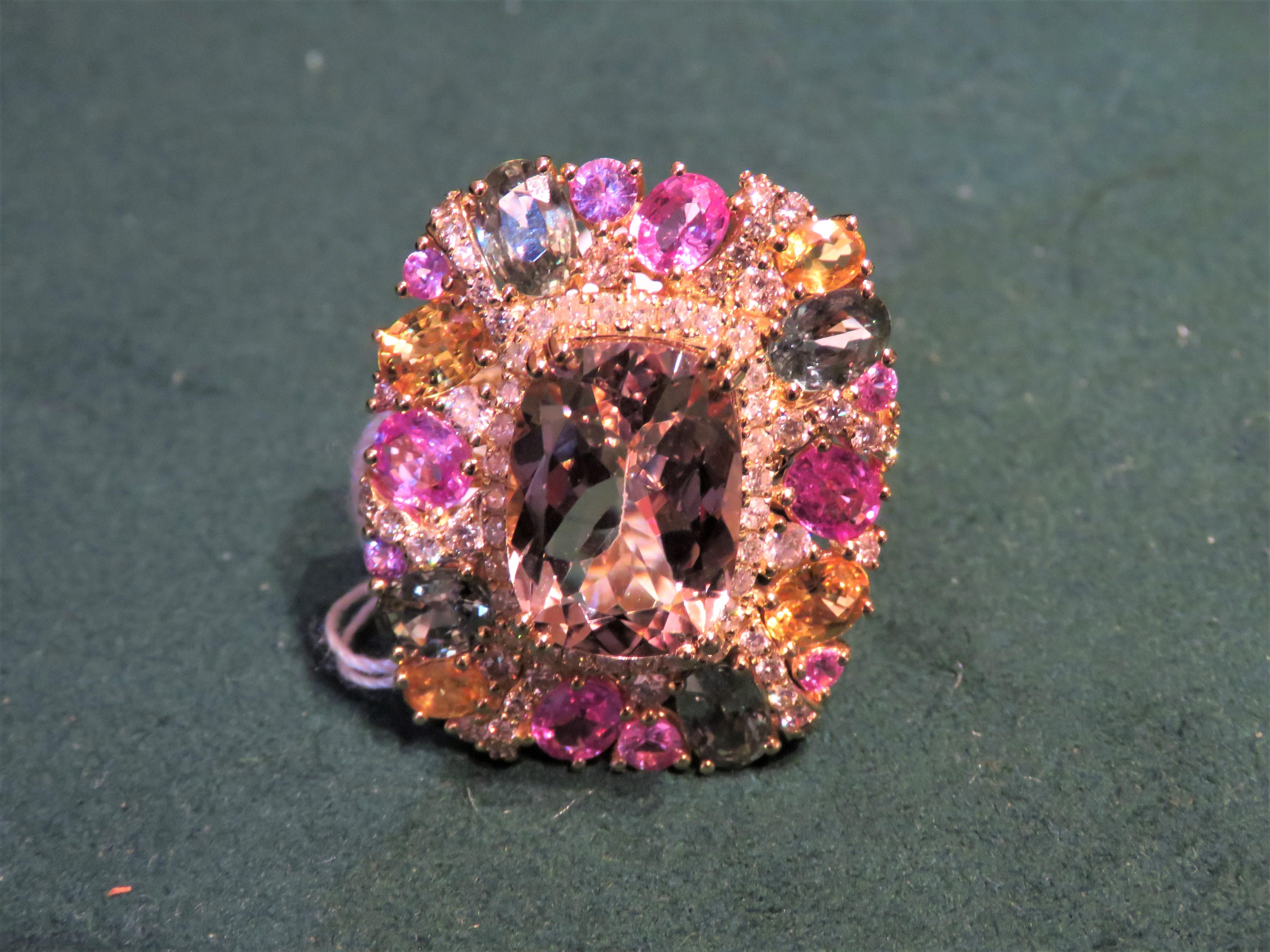 Taglio misto NWT $9, 979 18KT Anello con zaffiro di morganite di 12 carati, grande e scintillante in vendita
