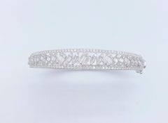 NWT 9, 999 18KT Gold Gorgeous Fancy Trillion Diamond Bangle Bracelet Cuff