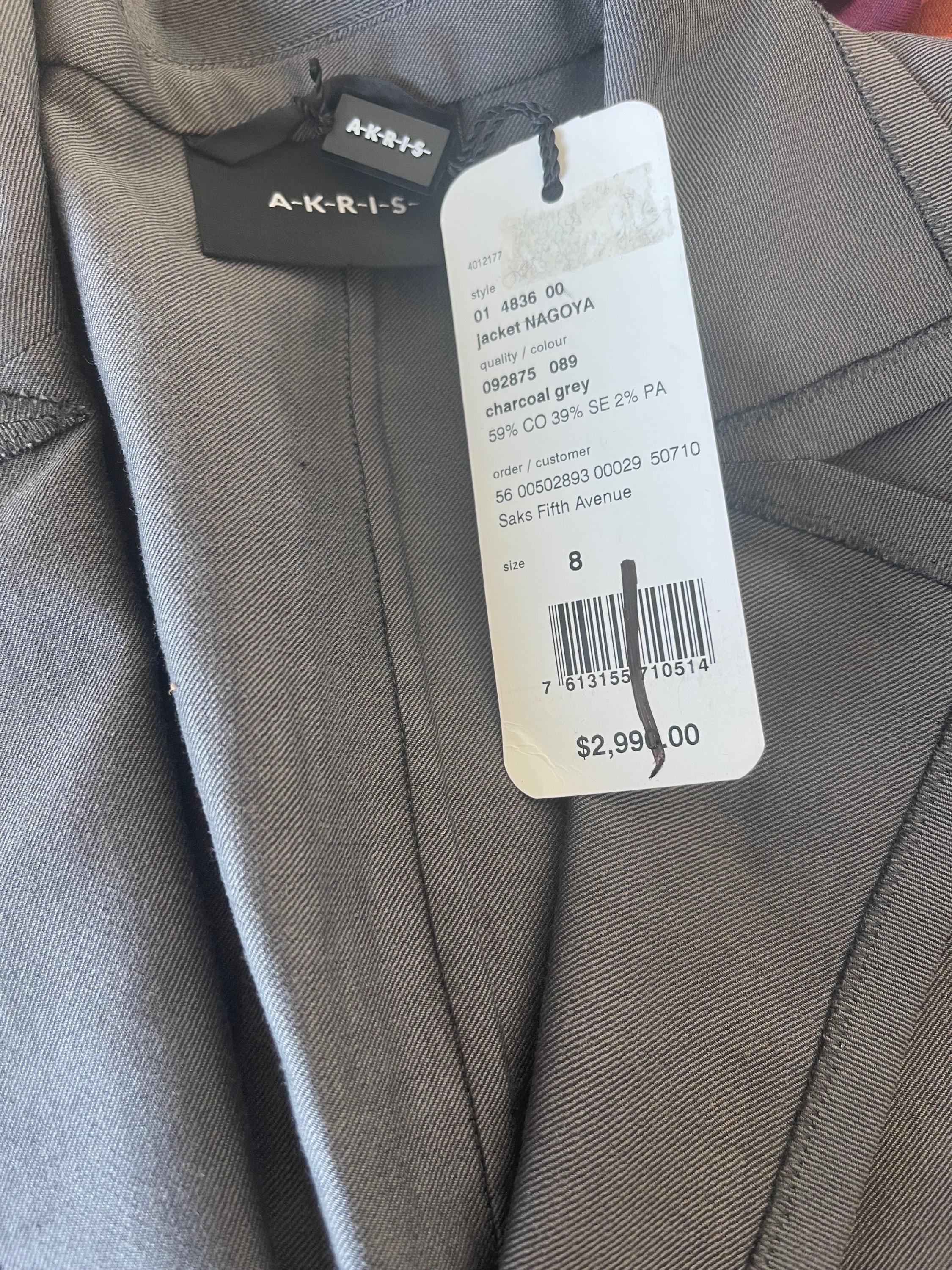 New with Saks 5th Avenue tag $3,000 Akris early 2000s Y2K gray beaded blazer jacket ! Perfectly tailored. A soft cotton (59%), silk (39%) and polyamide (2%) blend. Single button closure. Black beads trim each pocket. Black mock buttons up each