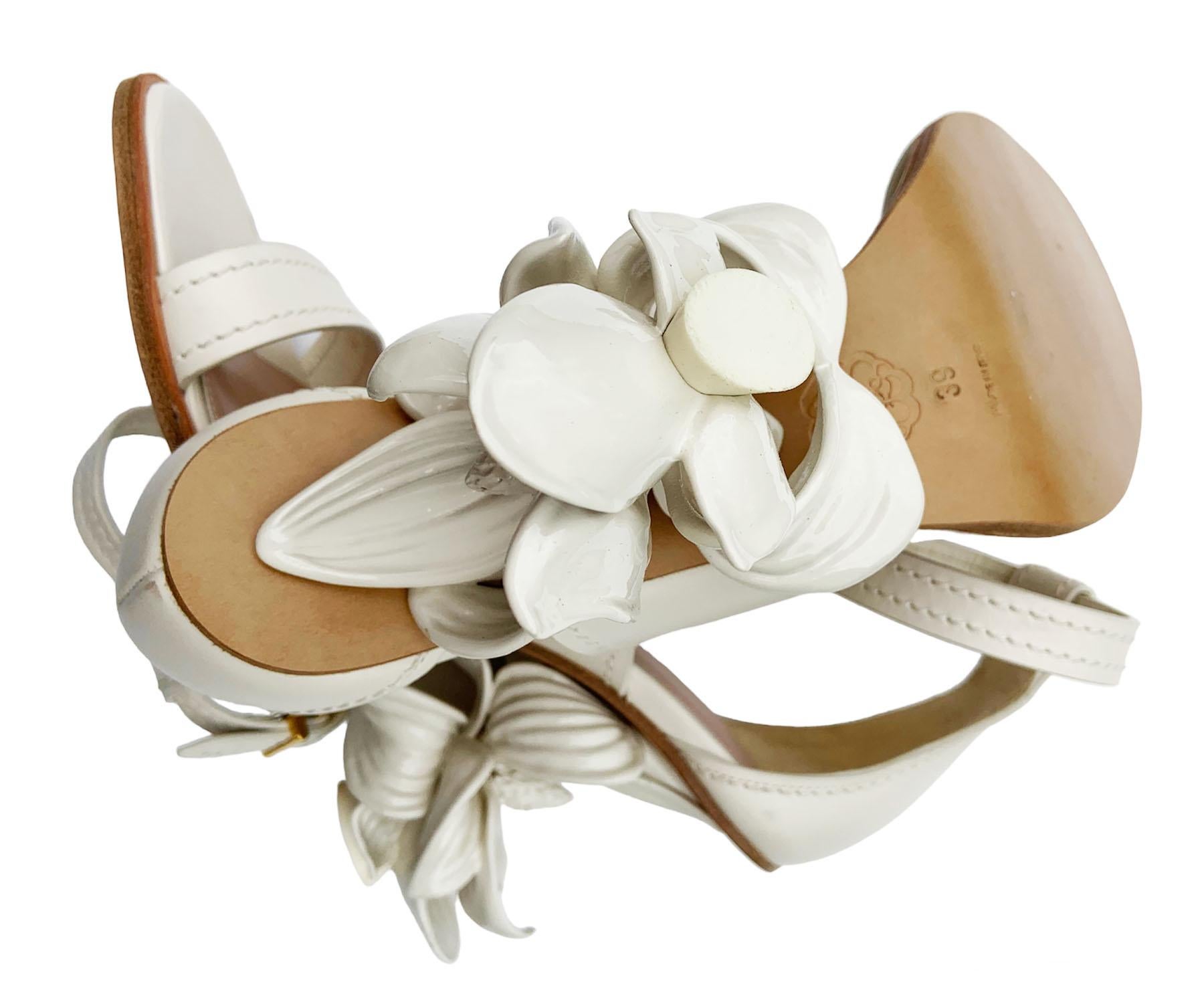 NWT Alexander McQueen 3D Magnolia Flower Heel Off White Shoes Sandals Italian 39 5