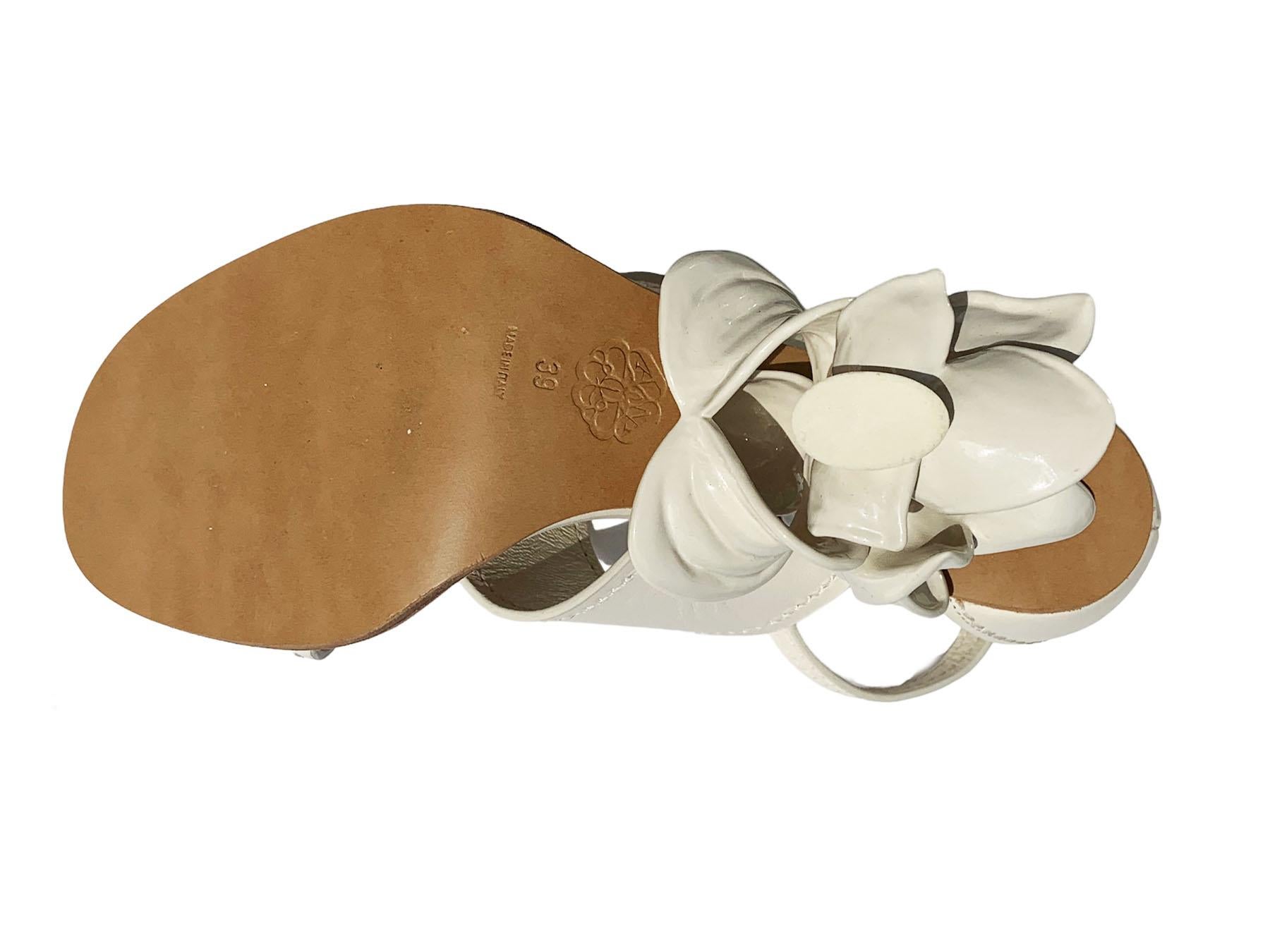 NWT Alexander McQueen 3D Magnolia Flower Heel Off White Shoes Sandals Italian 39 6