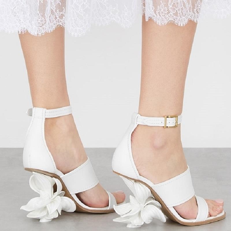 Blanc NWT Alexander McQueen 3D Magnolia Flower Heel Off White Shoes Sandals Italian 39