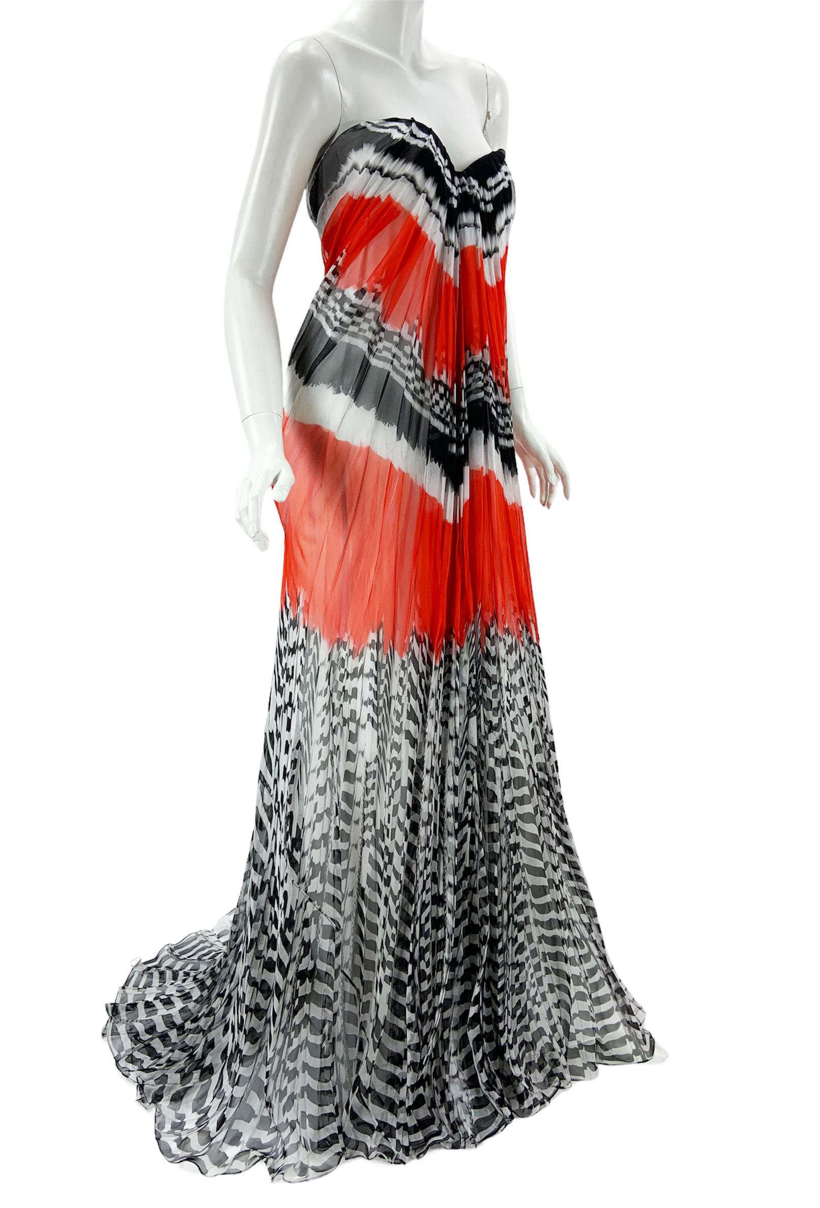 NWT Alexander McQueen S/S 2014 Silk Feather Print Bustier Dress Gown It 46 US 10 In New Condition For Sale In Montgomery, TX