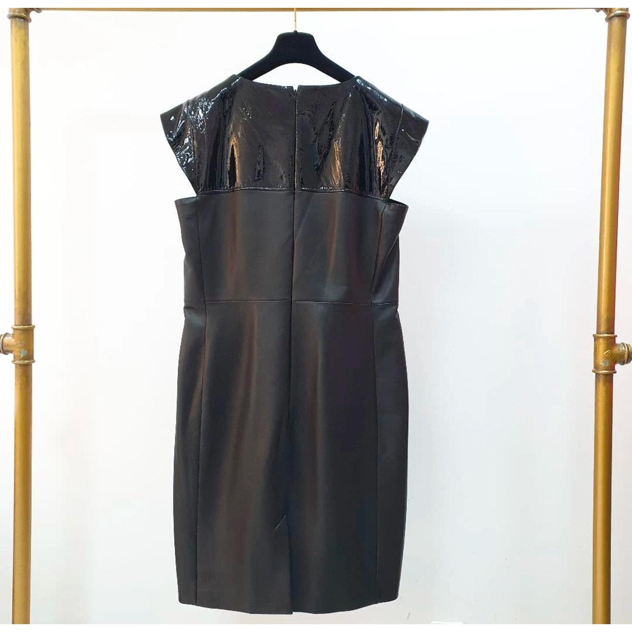 Noir NWT Chanel 18S Mini robe en cuir d'agneau noir Sz.50 en vente