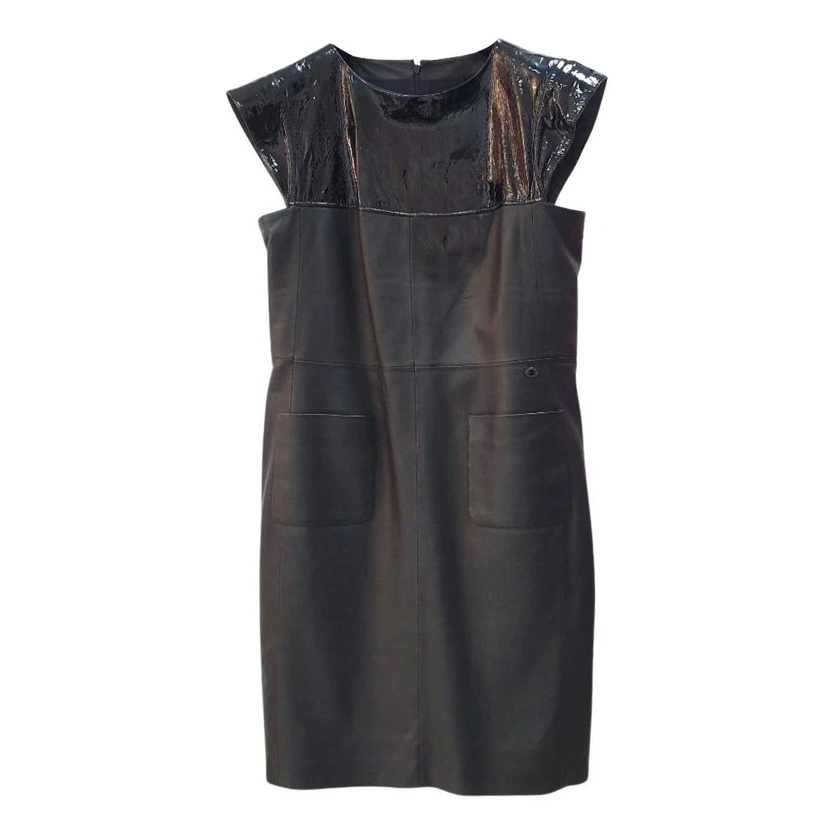 NWT Chanel 18S Mini robe en cuir d'agneau noir Sz.50 en vente