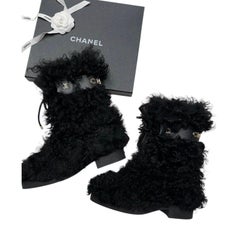 NWT Chanel 2021 Interlocking CC Logo Fur Boots - Size 41
