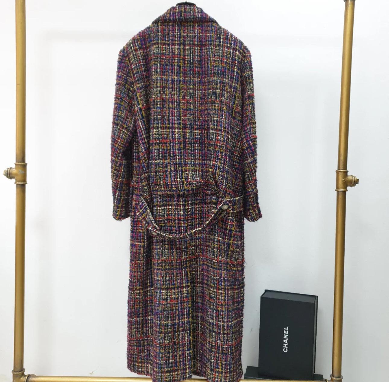 Chanel Coat
From the Fall 2021 Collection by Virginie Viard
Tweed Pattern
Patch Pockets & Button Closure
Never worn, with tags
Hanger is not included