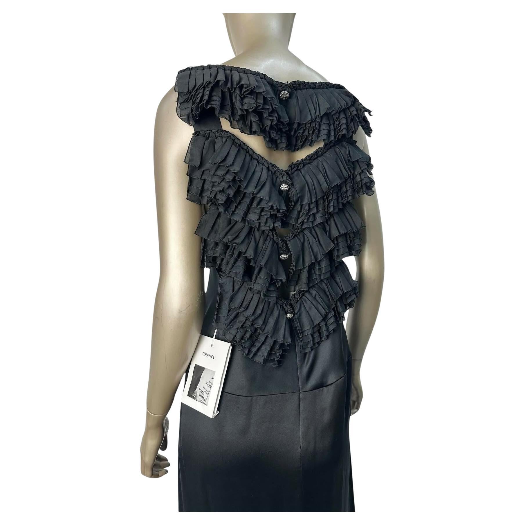 NWT CHANEL Bias Cut 2017 Ruffle Strap Silk Black Slip Dress Sz.38 en venta
