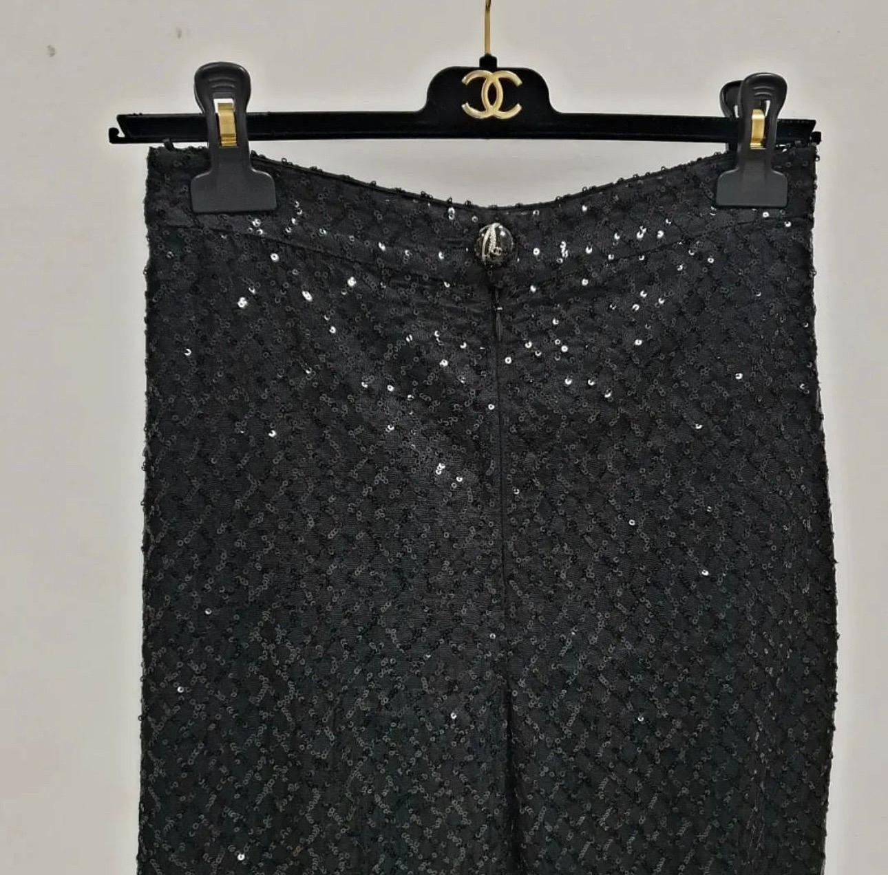 NWT Chanel Black Sequins Pants Trousers In New Condition For Sale In Krakow, PL
