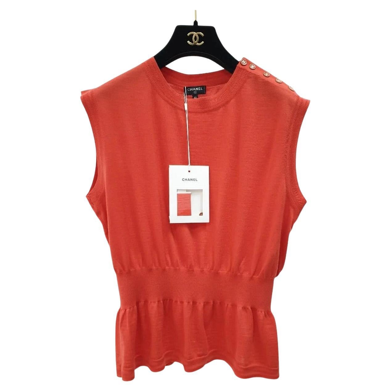 NWT Chanel Koralle rot CC Knöpfe Jersey Top Sz.40 im Angebot