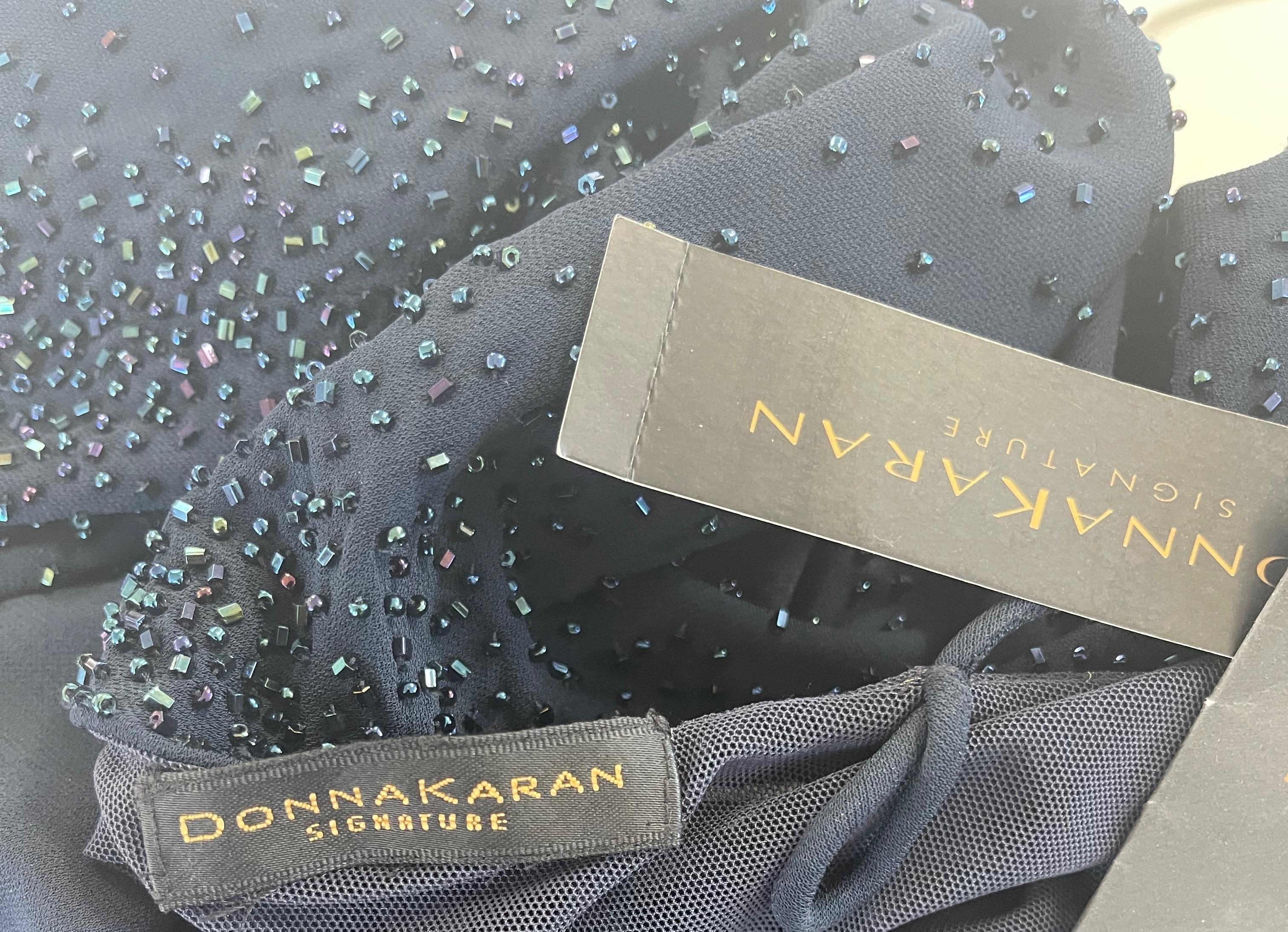 Noir NWT Donna Karan 90s Size 8 Navy Blue Beaded Handkerchief Hem One Shoulder Dress en vente